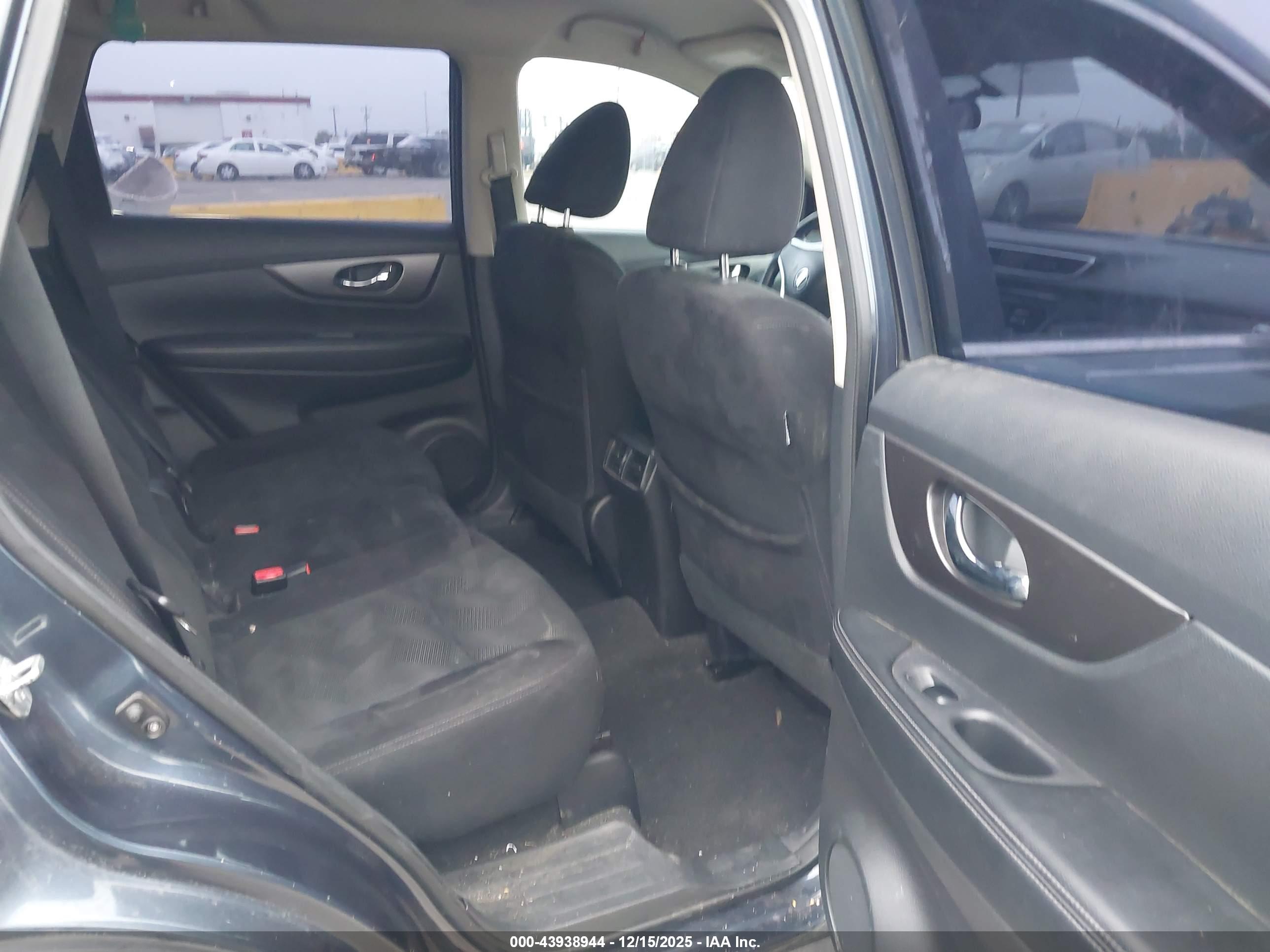 NISSAN ROGUE image 8