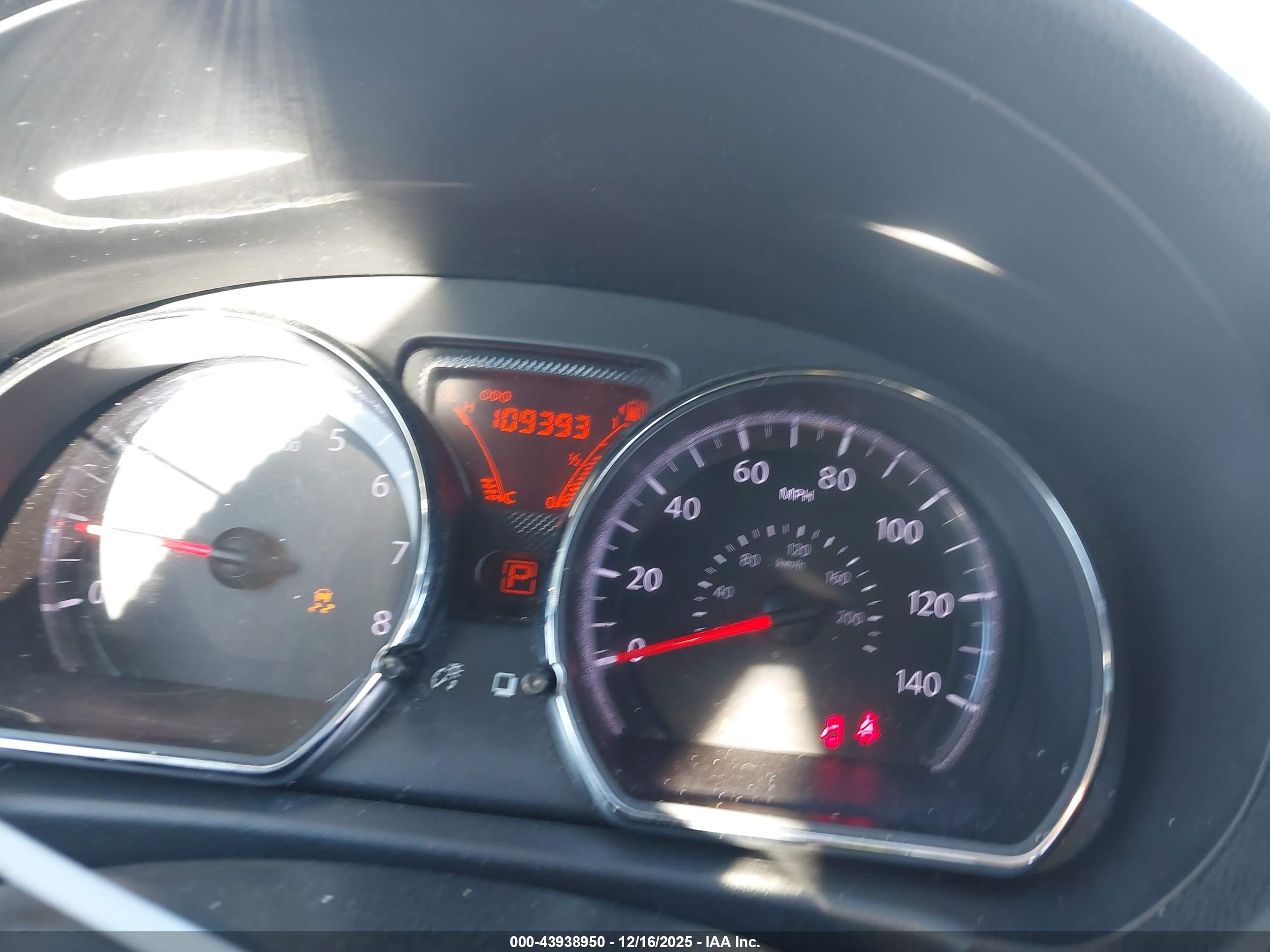NISSAN VERSA image 7