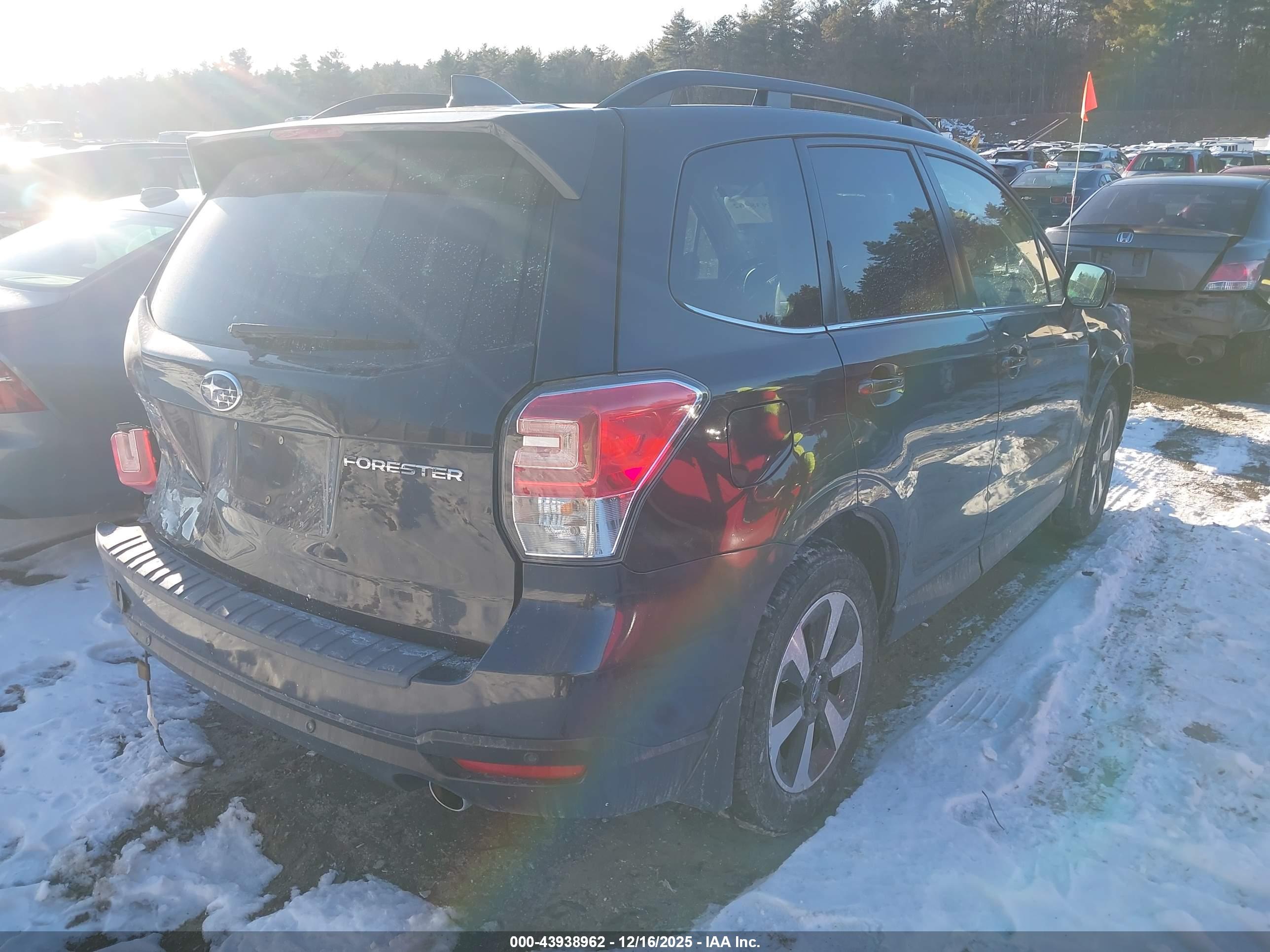 SUBARU FORESTER image 4