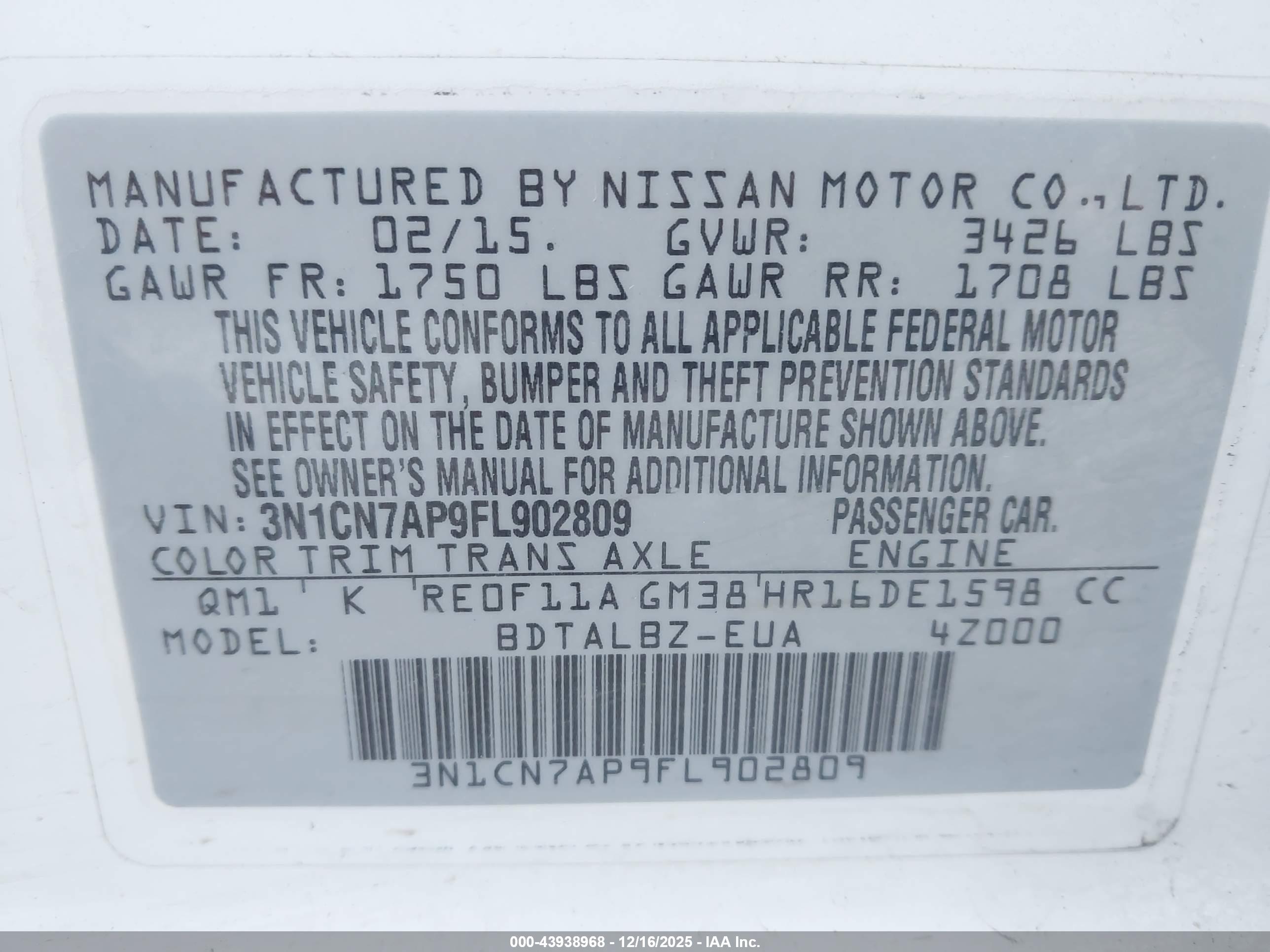 NISSAN VERSA image 9