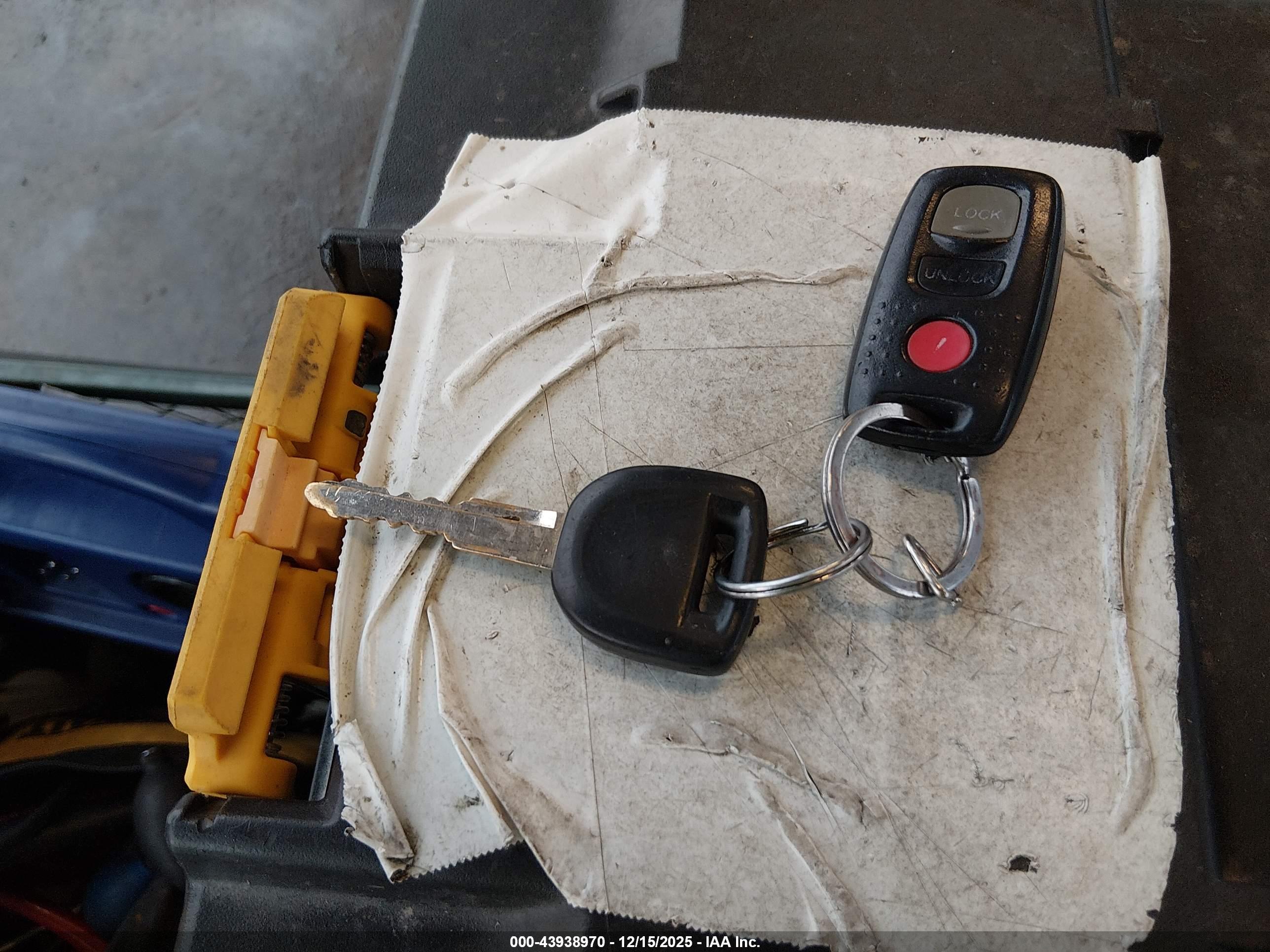 MAZDA MPV image 11