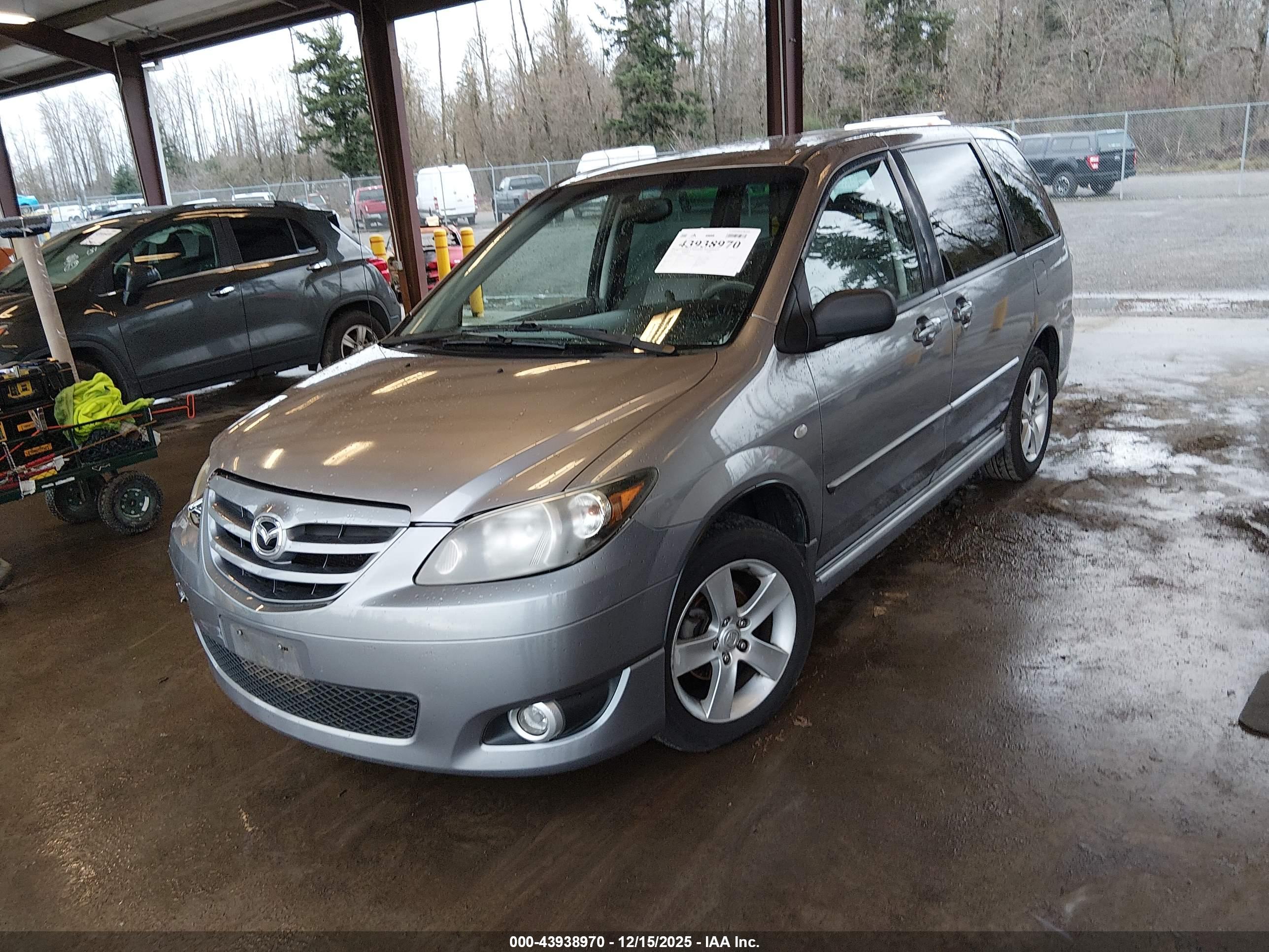MAZDA MPV image 2