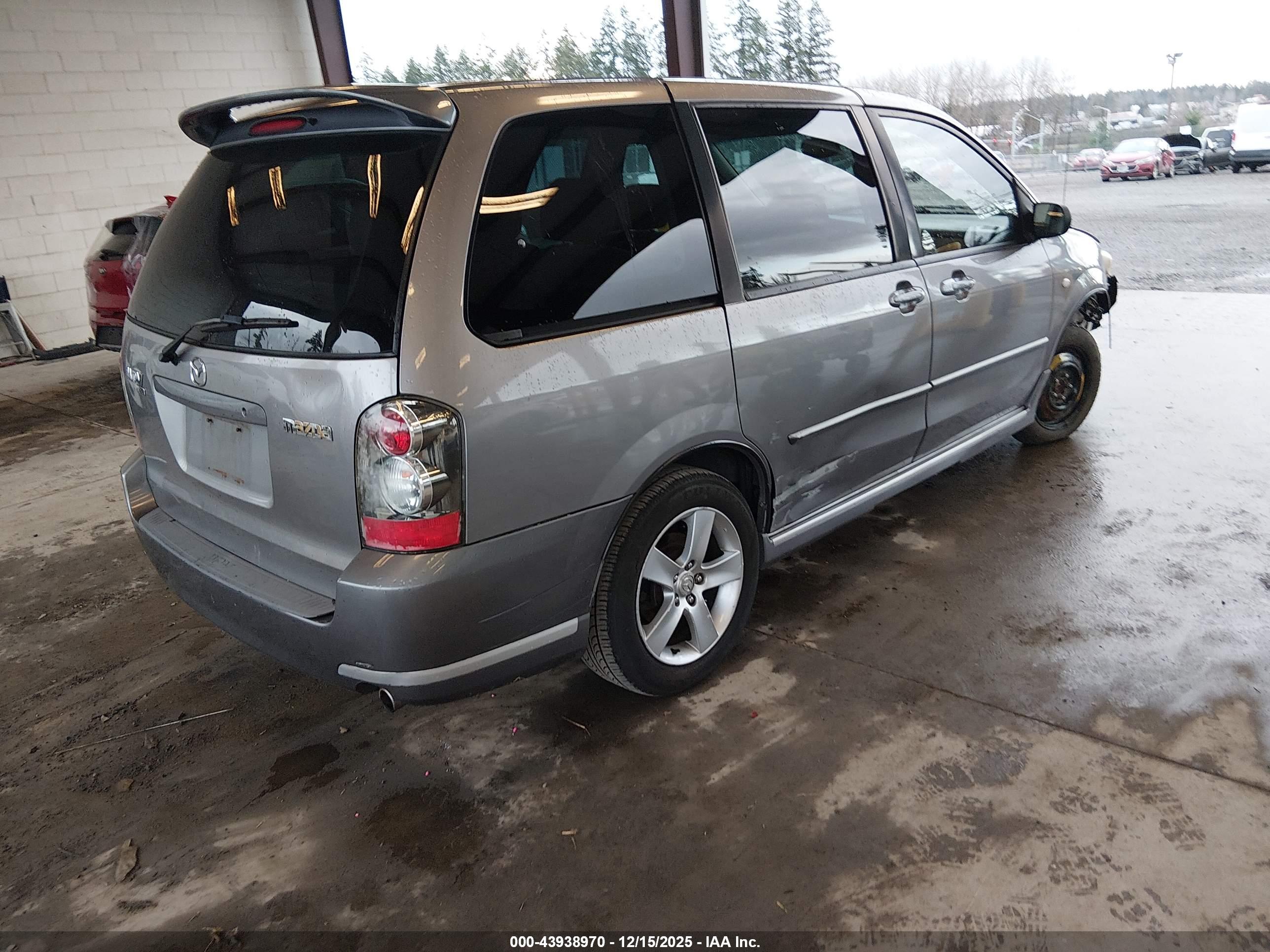 MAZDA MPV image 4