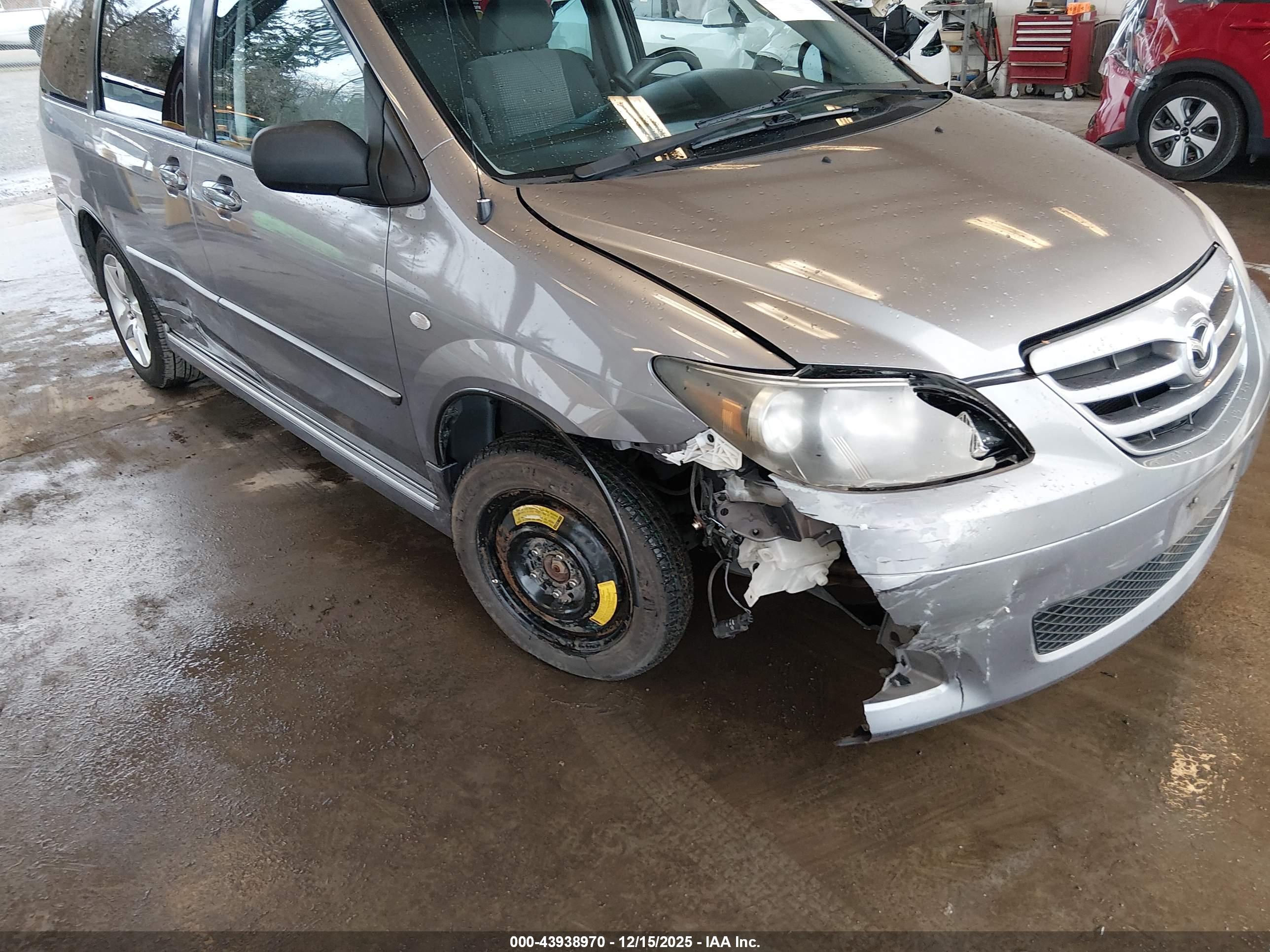 MAZDA MPV image 6