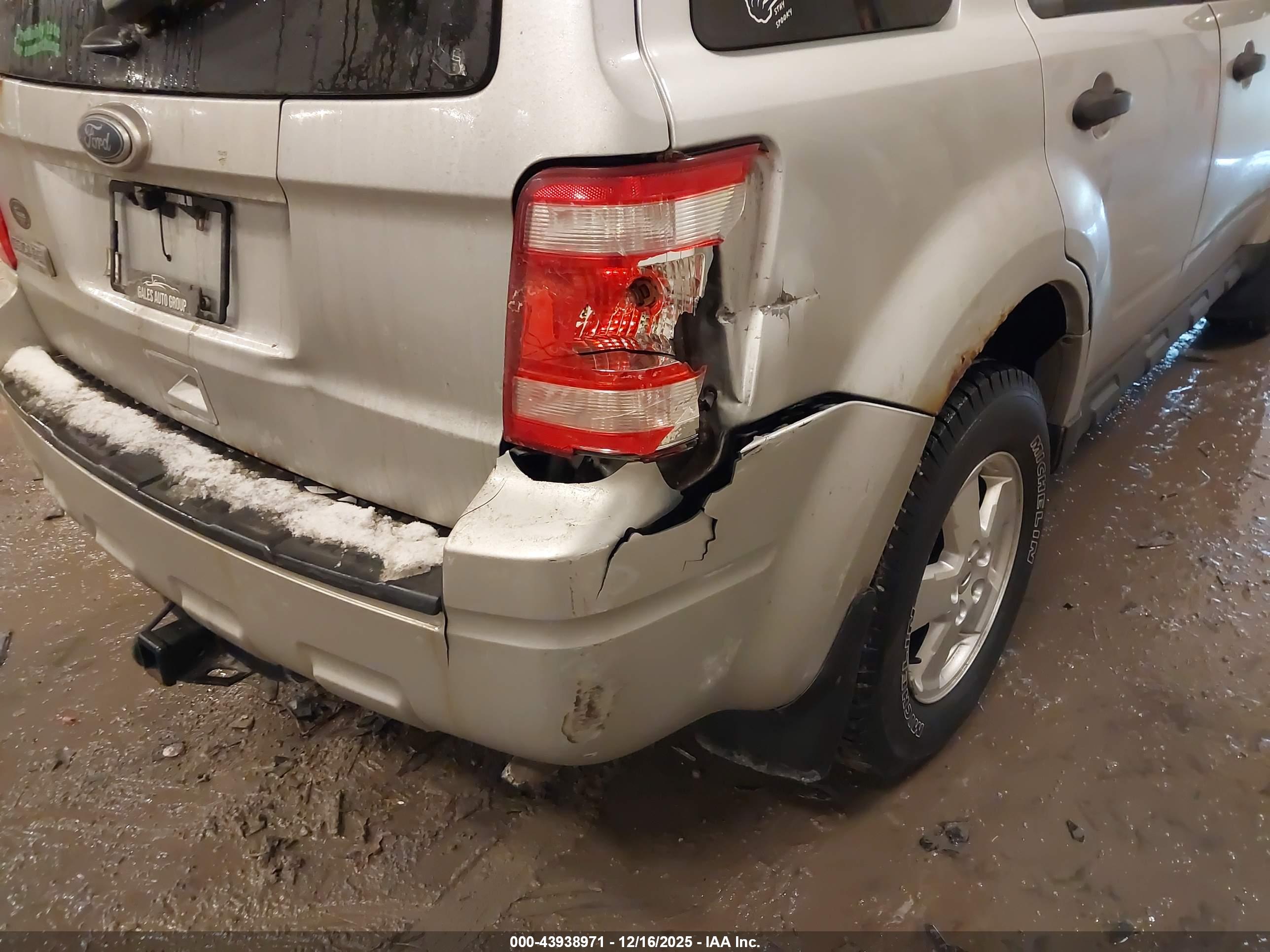 FORD ESCAPE image 6