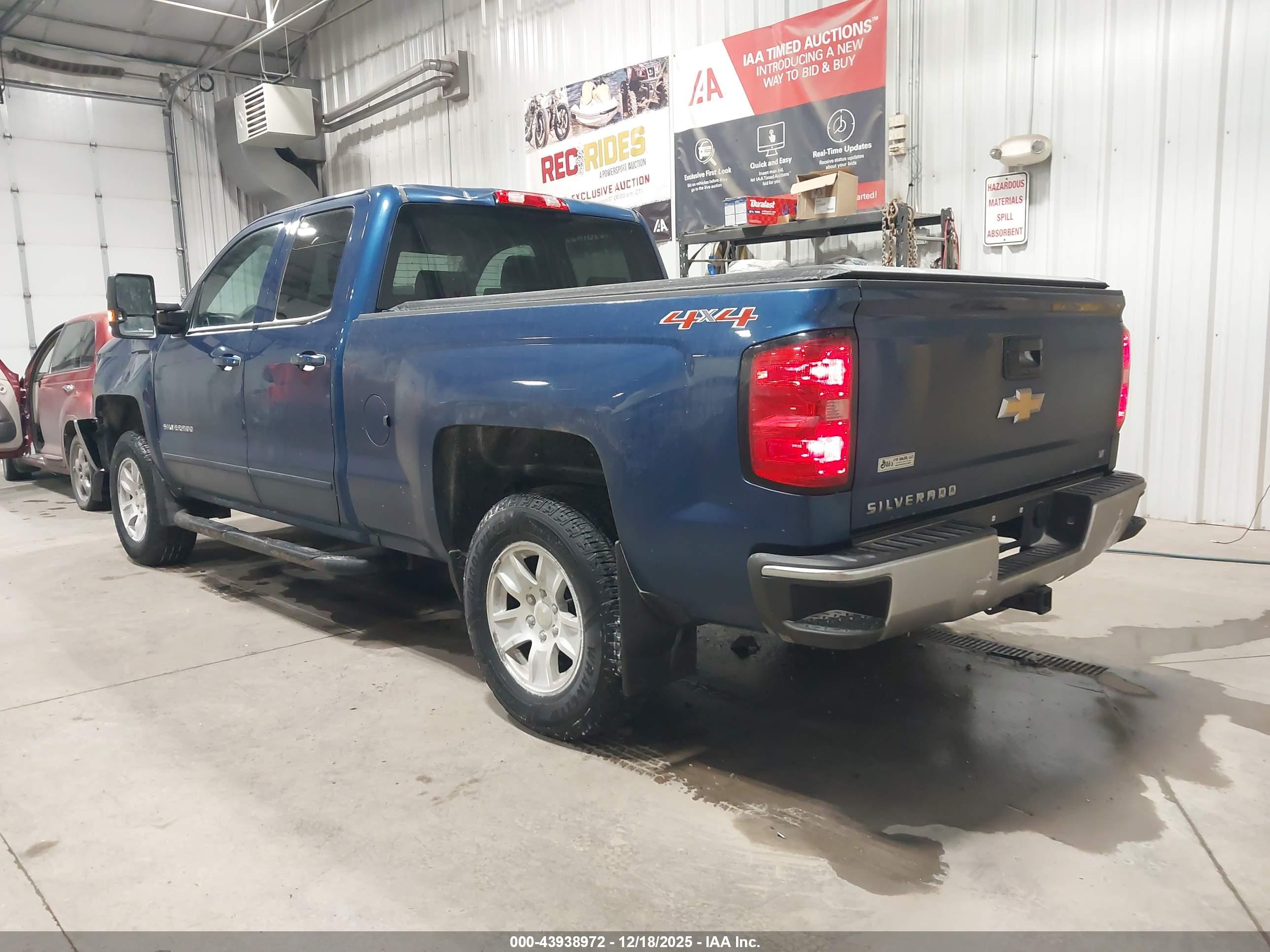 CHEVROLET SILVERADO image 3