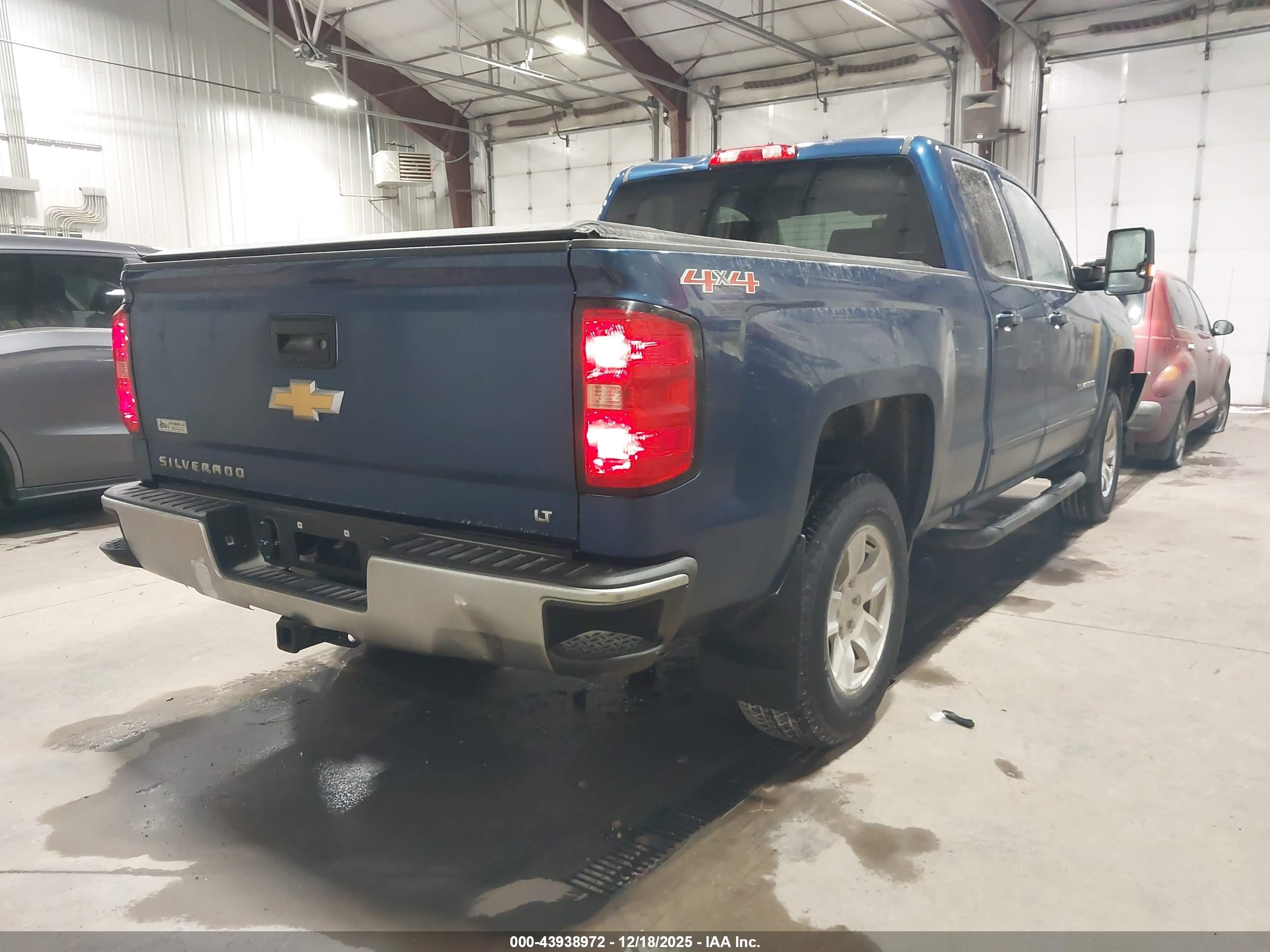 CHEVROLET SILVERADO image 4