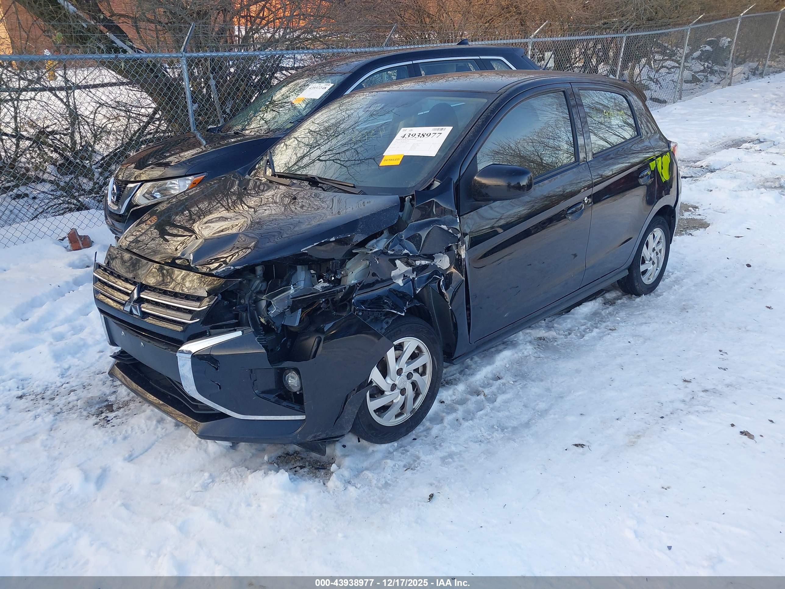 MITSUBISHI MIRAGE image 2