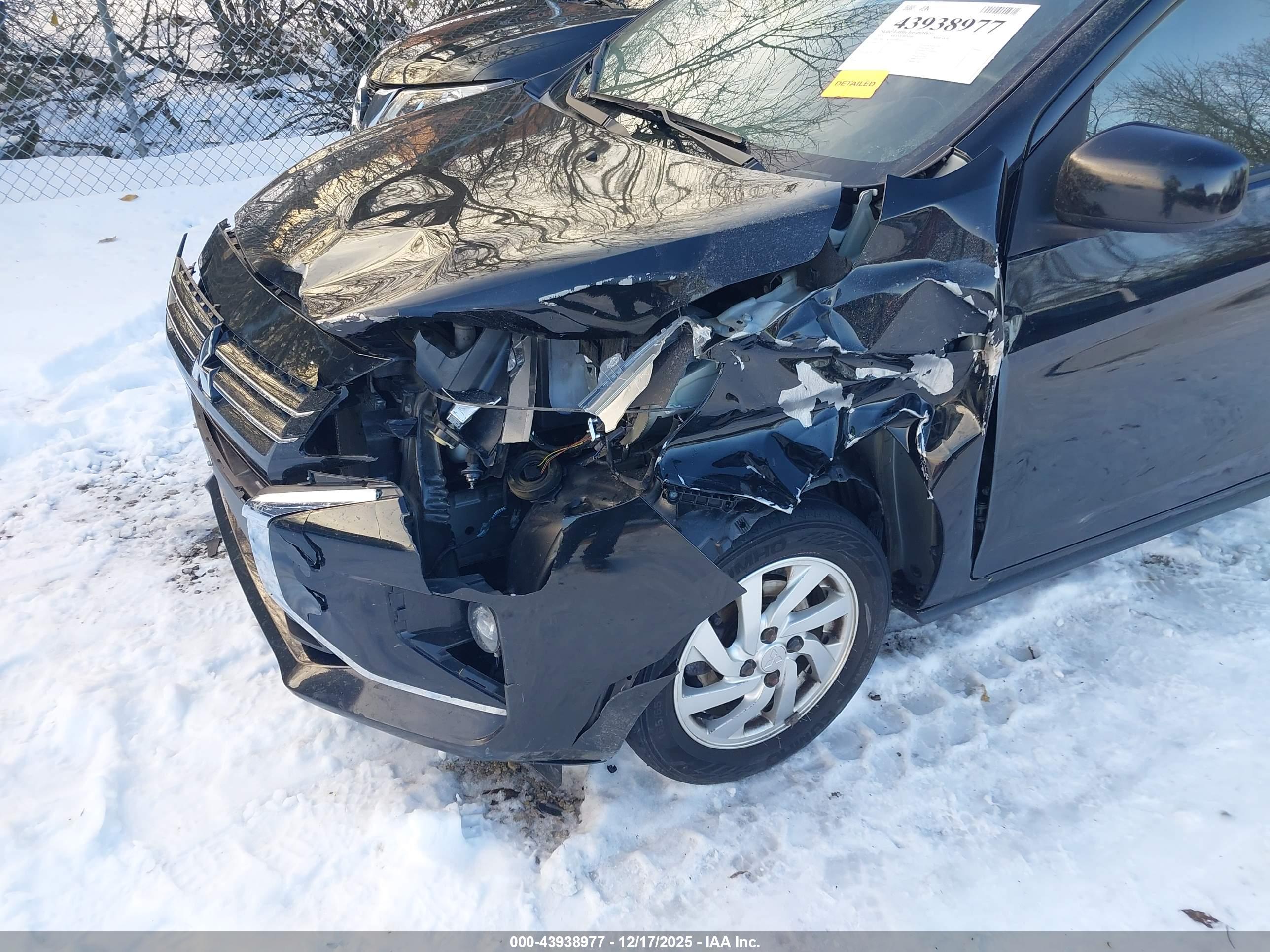 MITSUBISHI MIRAGE image 6