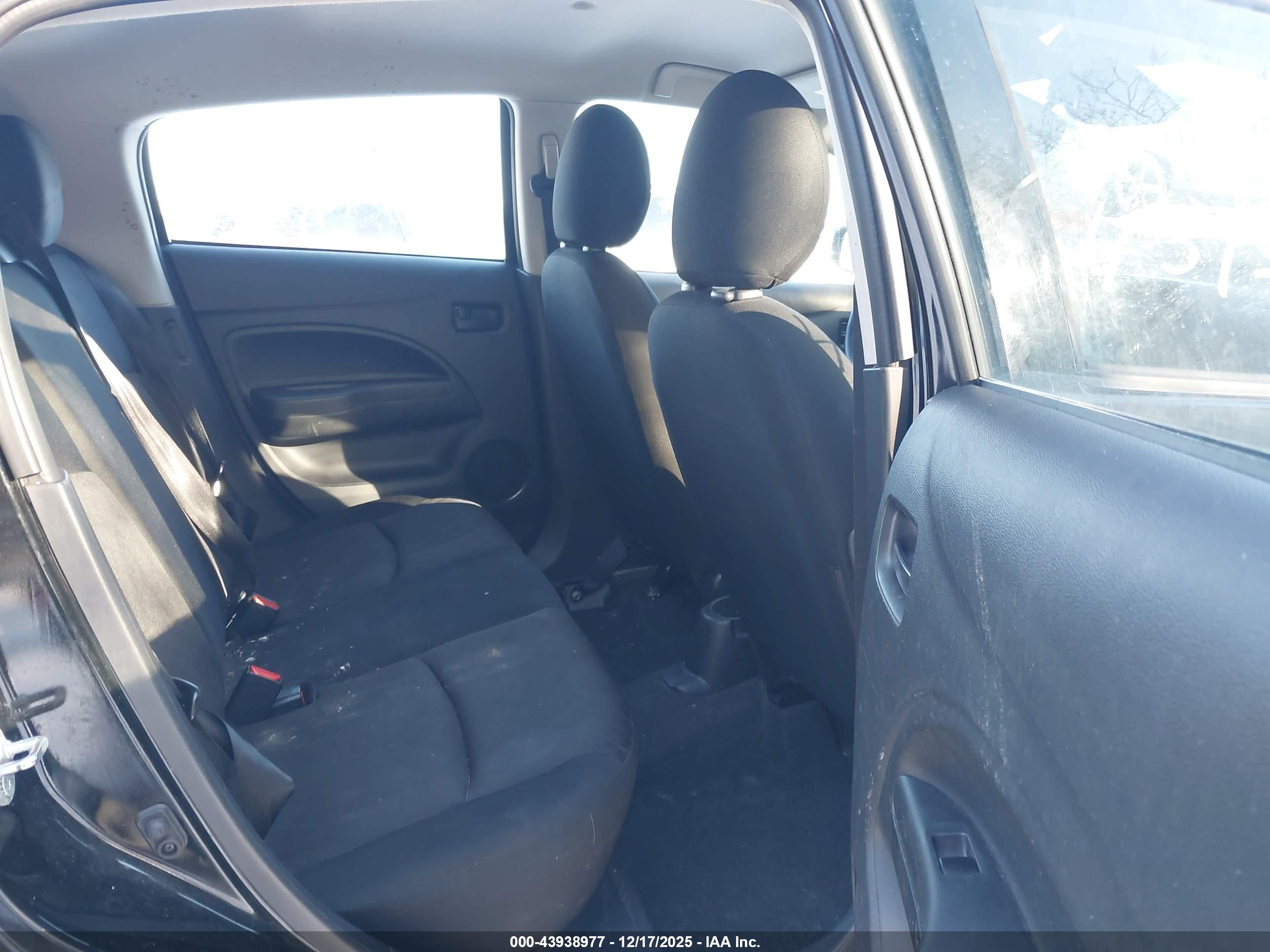 MITSUBISHI MIRAGE image 8