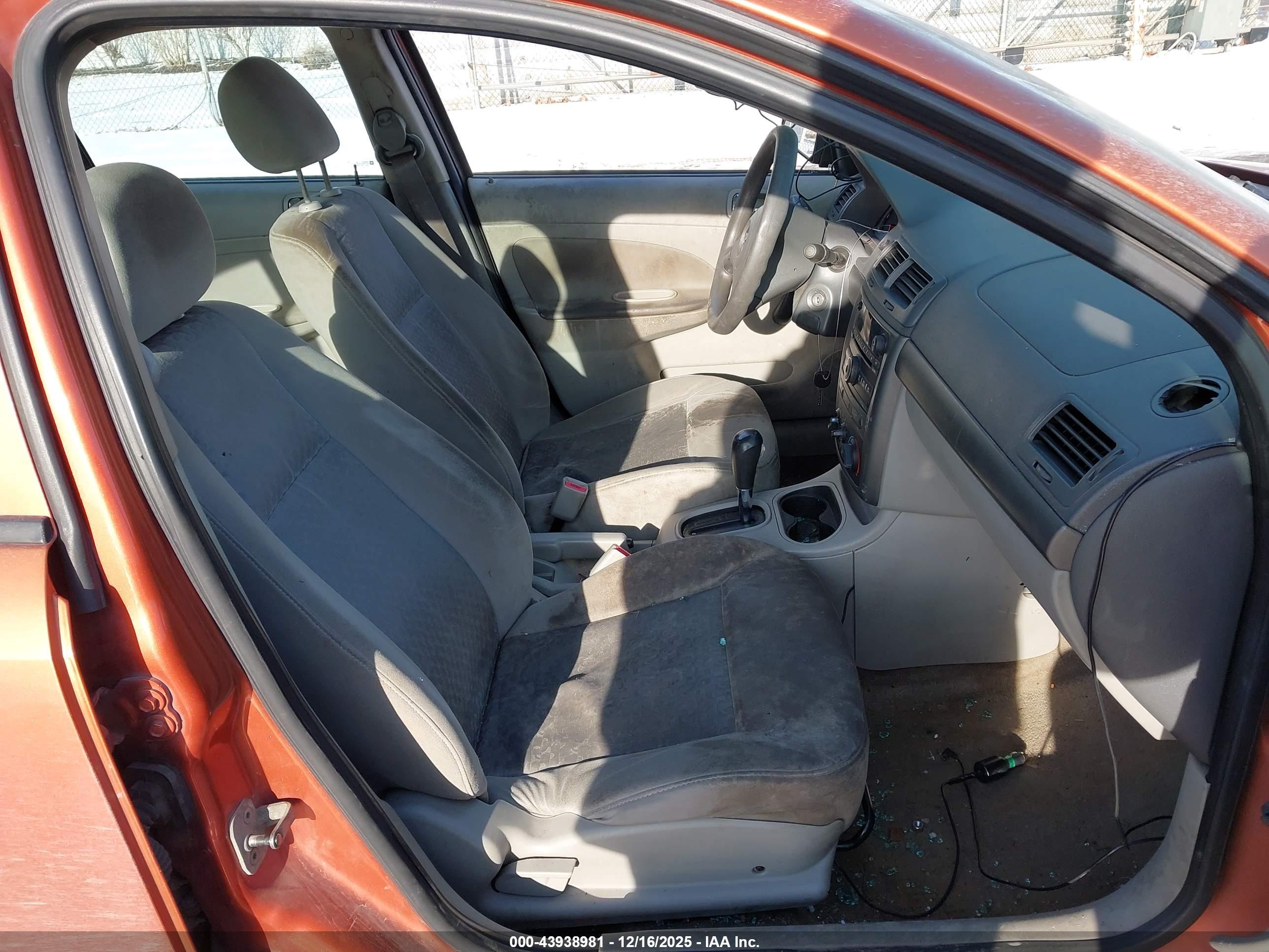 CHEVROLET COBALT image 5