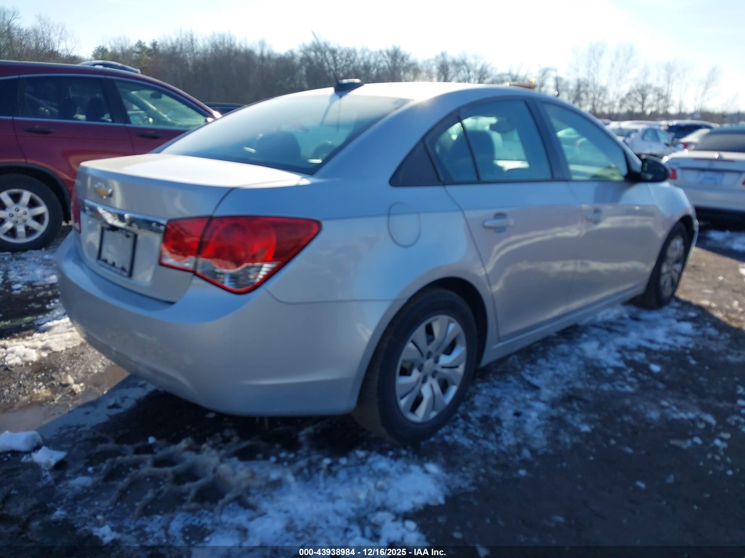 CHEVROLET CRUZE image 4