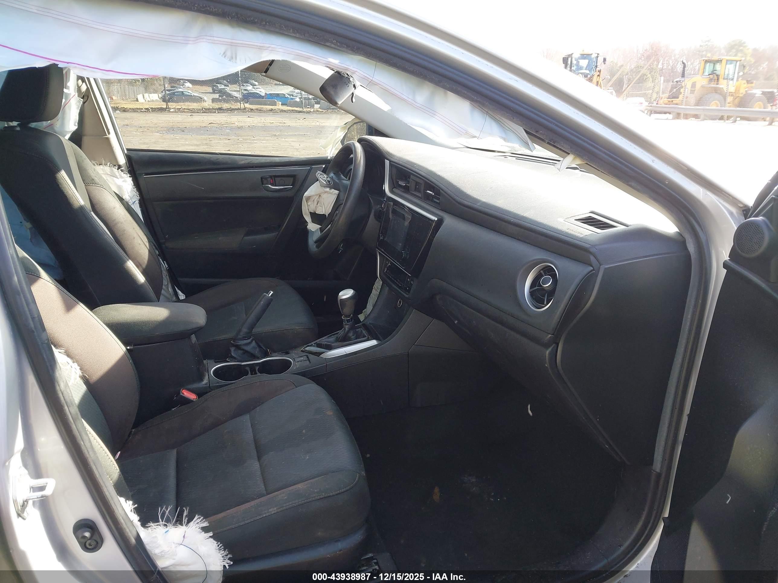 TOYOTA COROLLA image 5