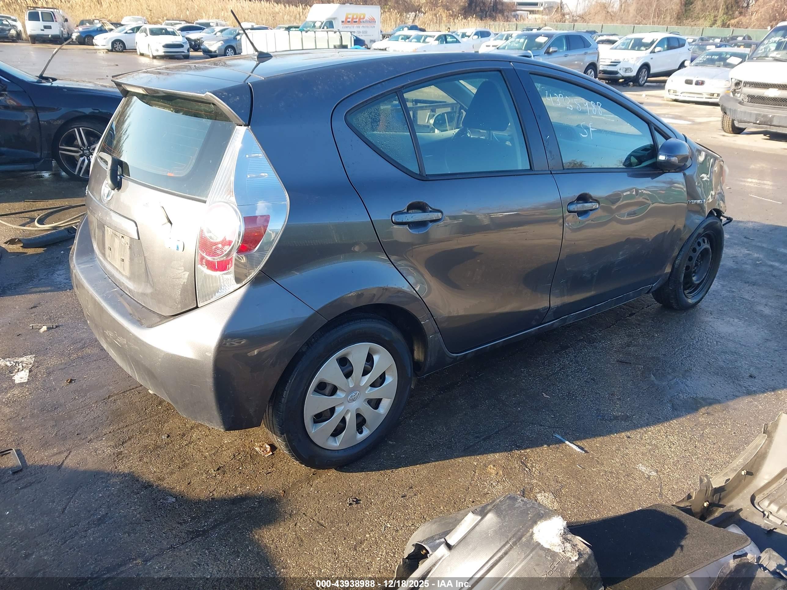 TOYOTA PRIUS image 4