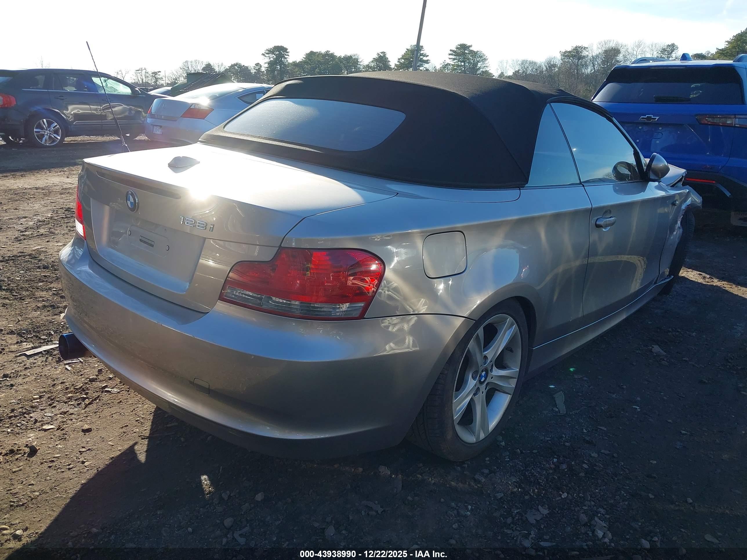 BMW 128I image 4