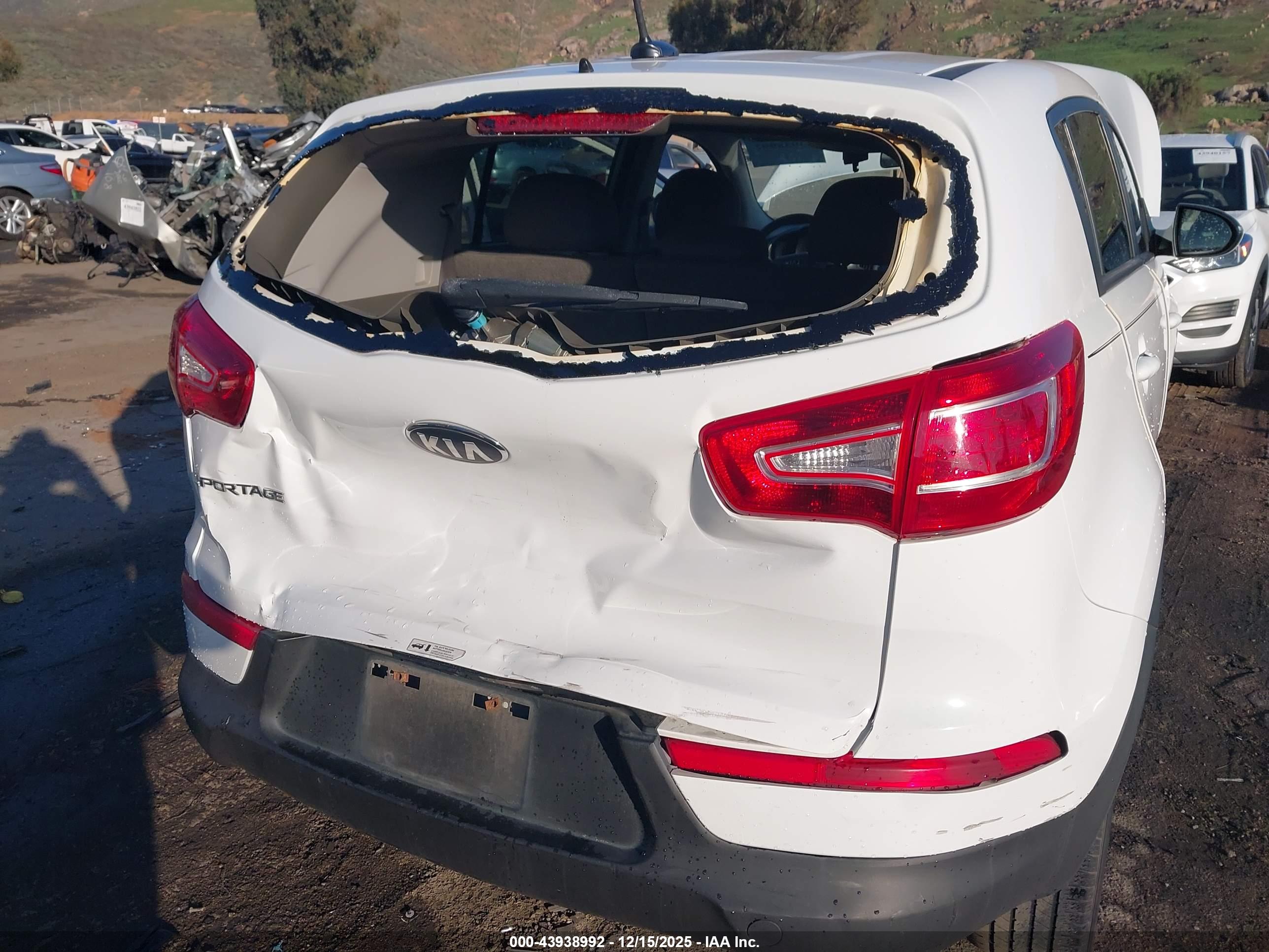 KIA SPORTAGE image 6