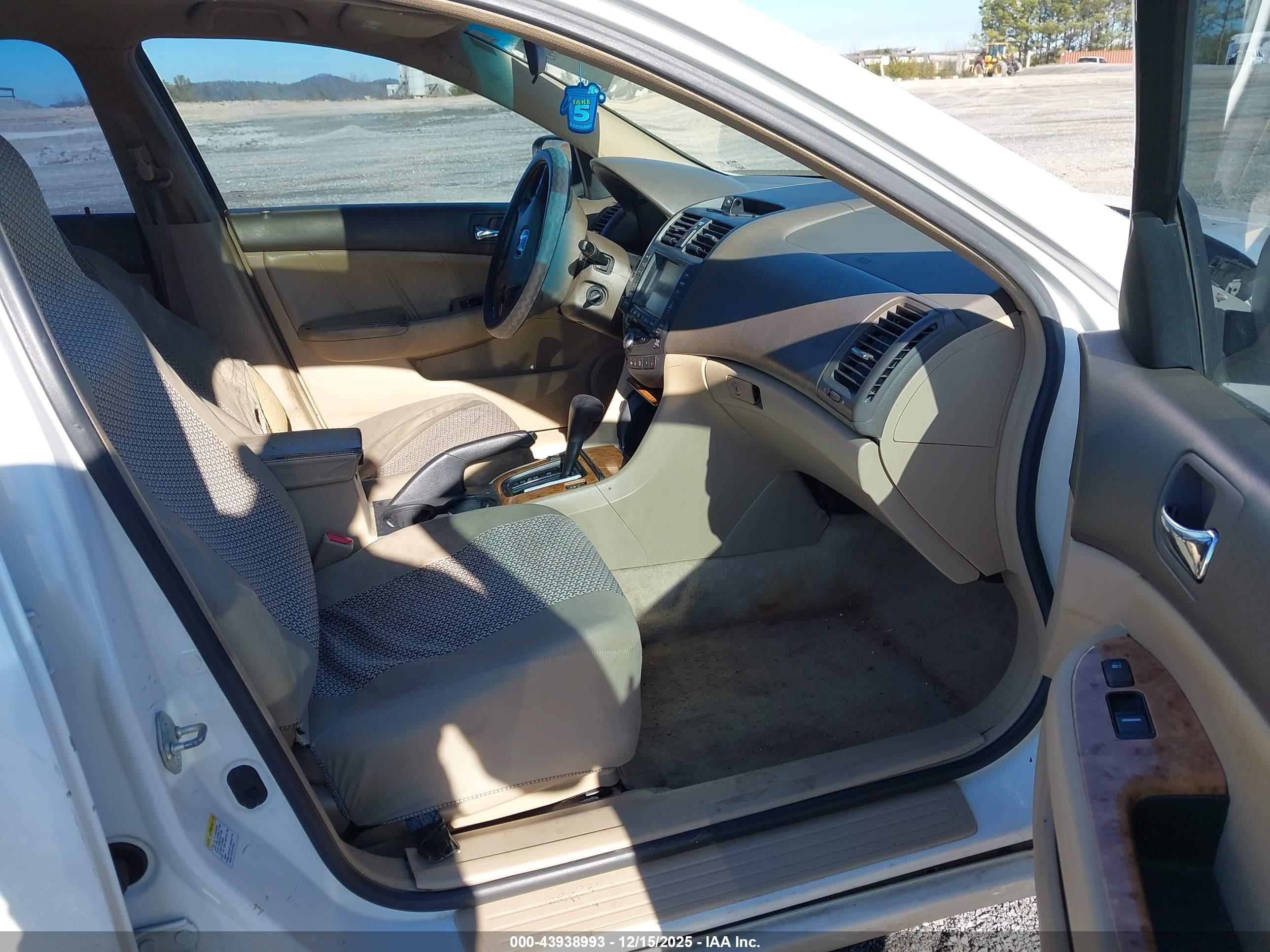 HONDA ACCORD image 5