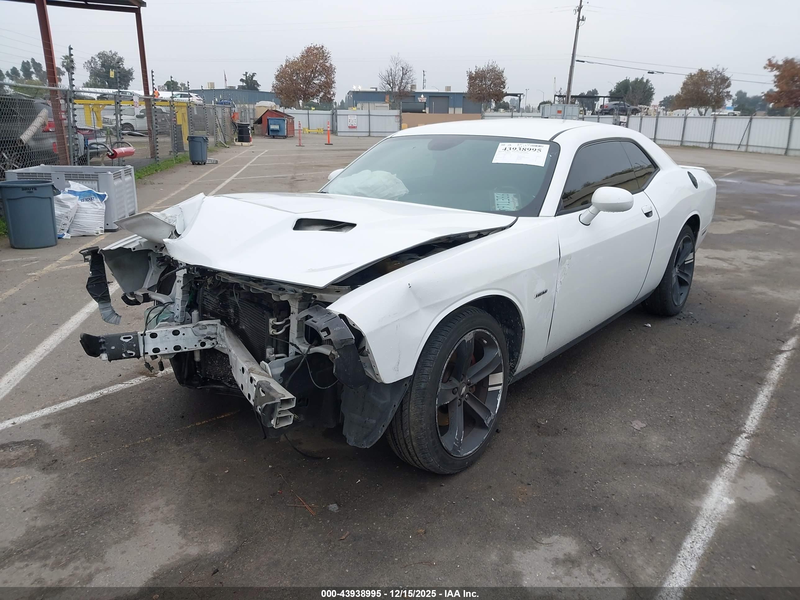 DODGE CHALLENGER image 2