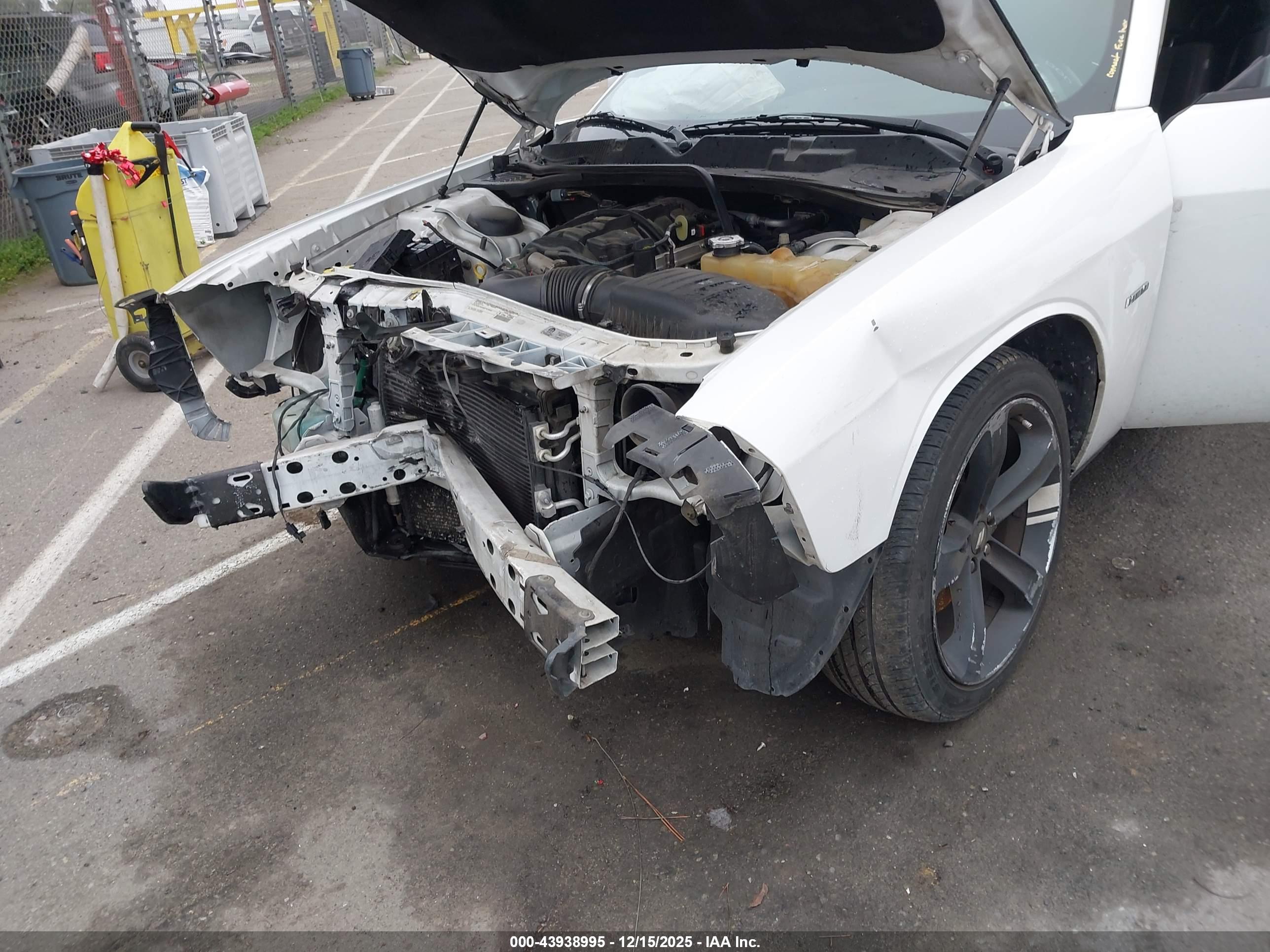 DODGE CHALLENGER image 6