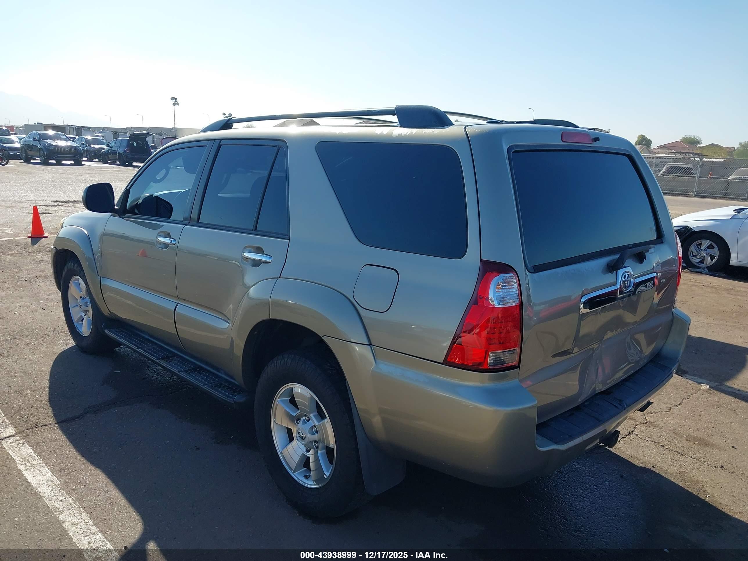TOYOTA 4RUNNER image 3