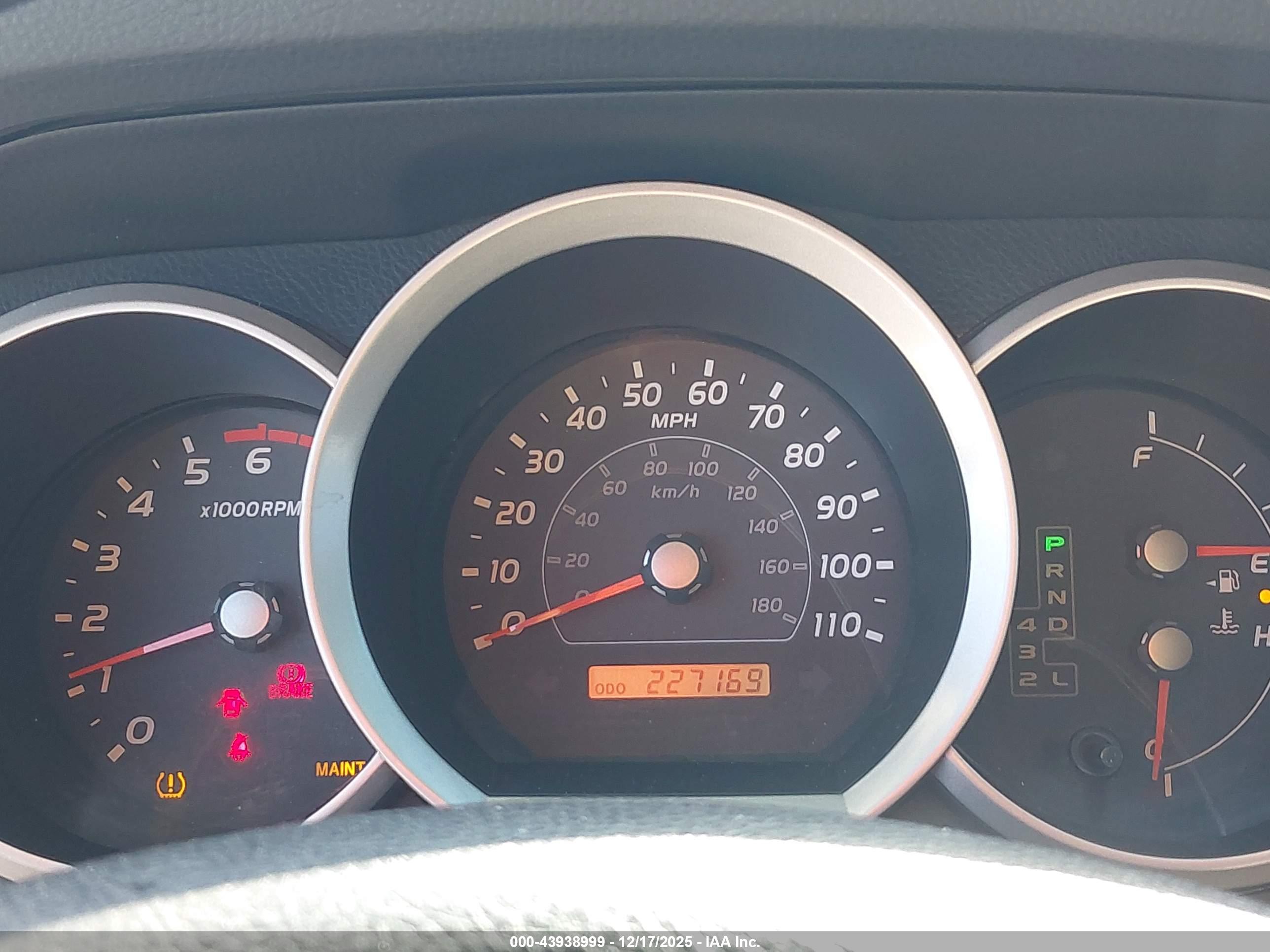 TOYOTA 4RUNNER image 7