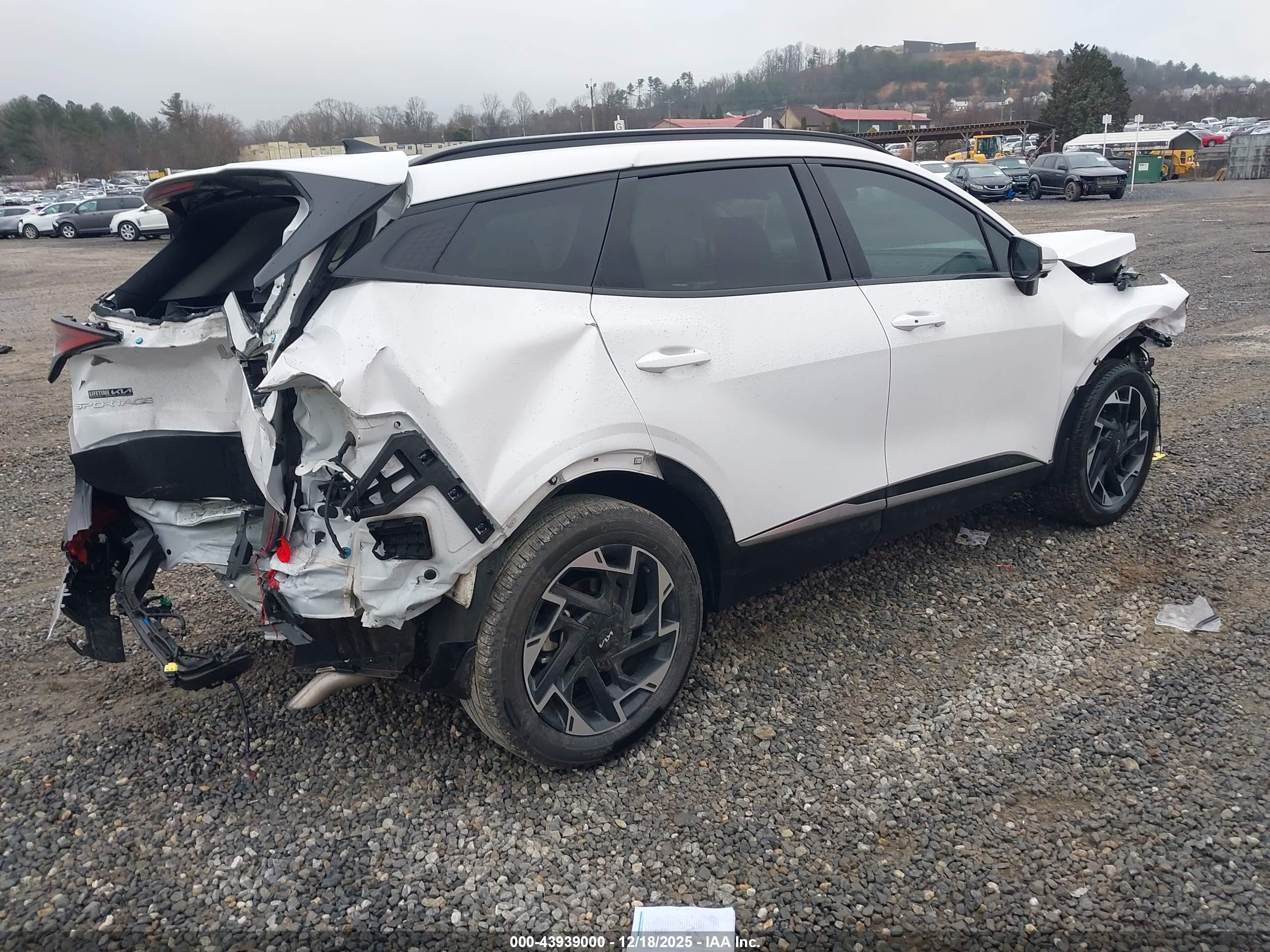 KIA SPORTAGE image 4