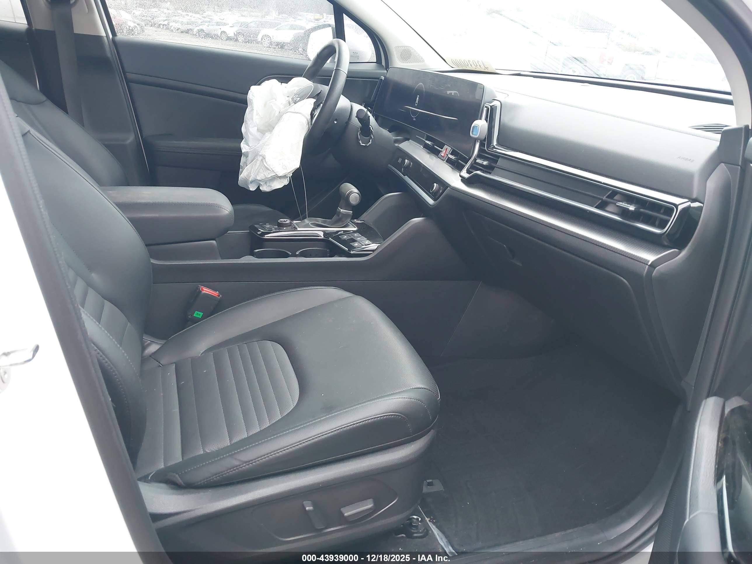 KIA SPORTAGE image 5