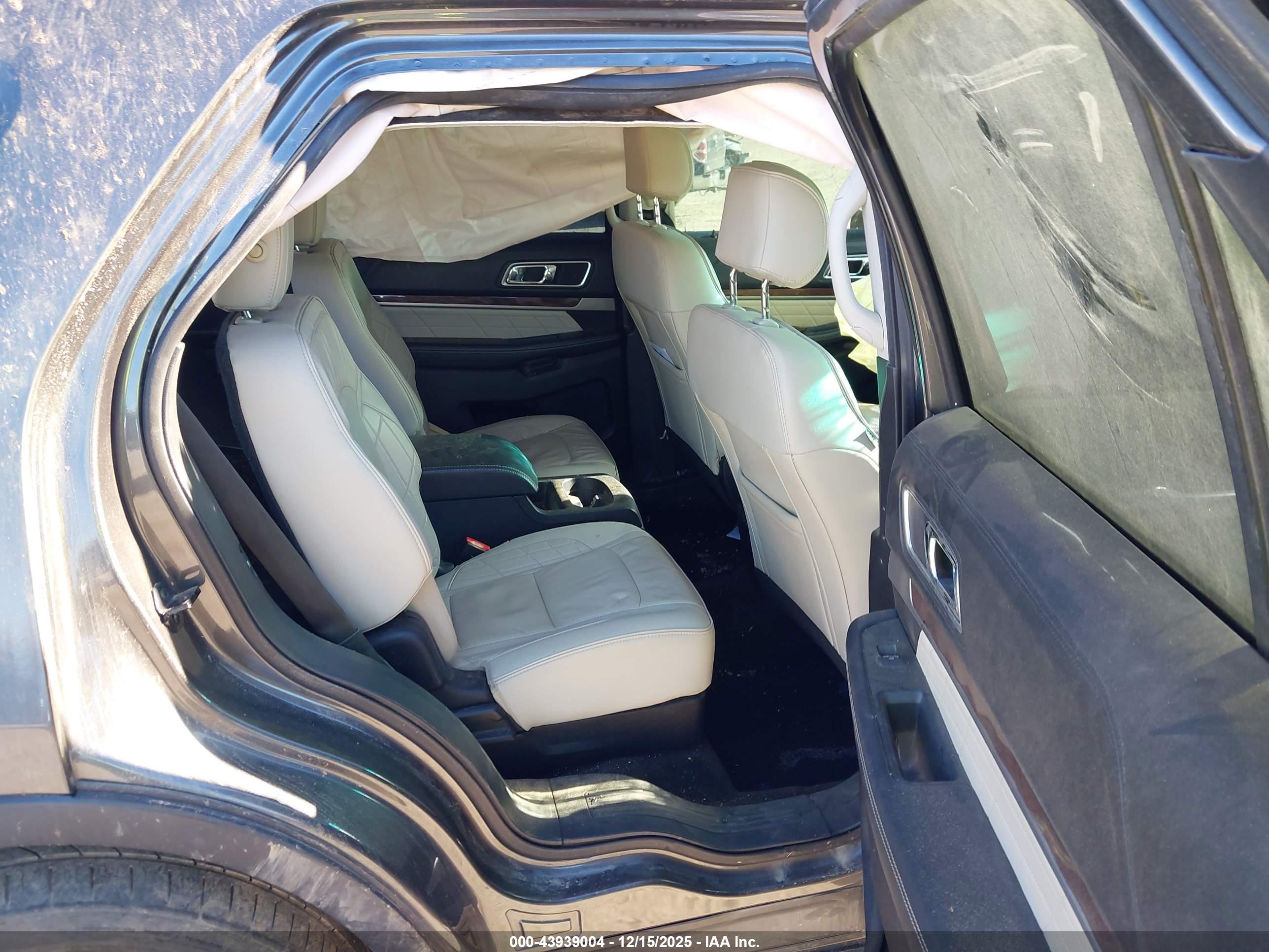FORD EXPLORER image 8
