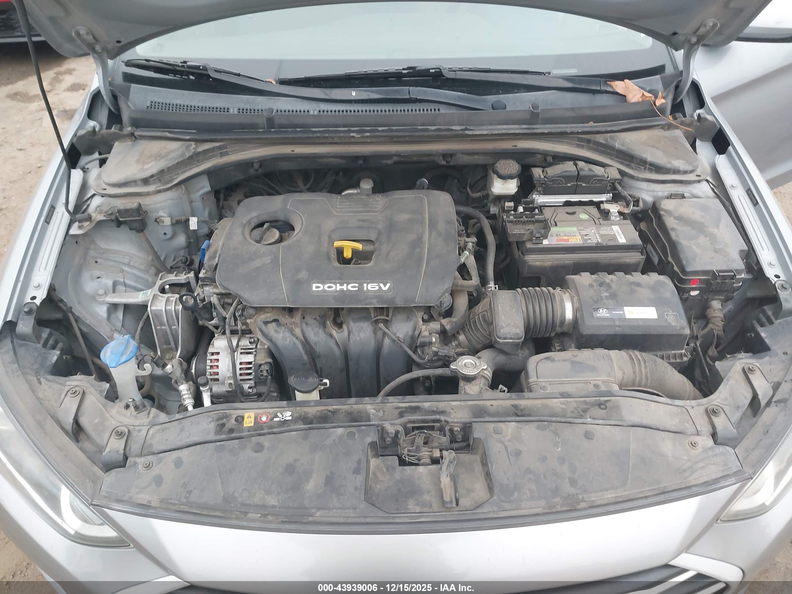 HYUNDAI ELANTRA image 10