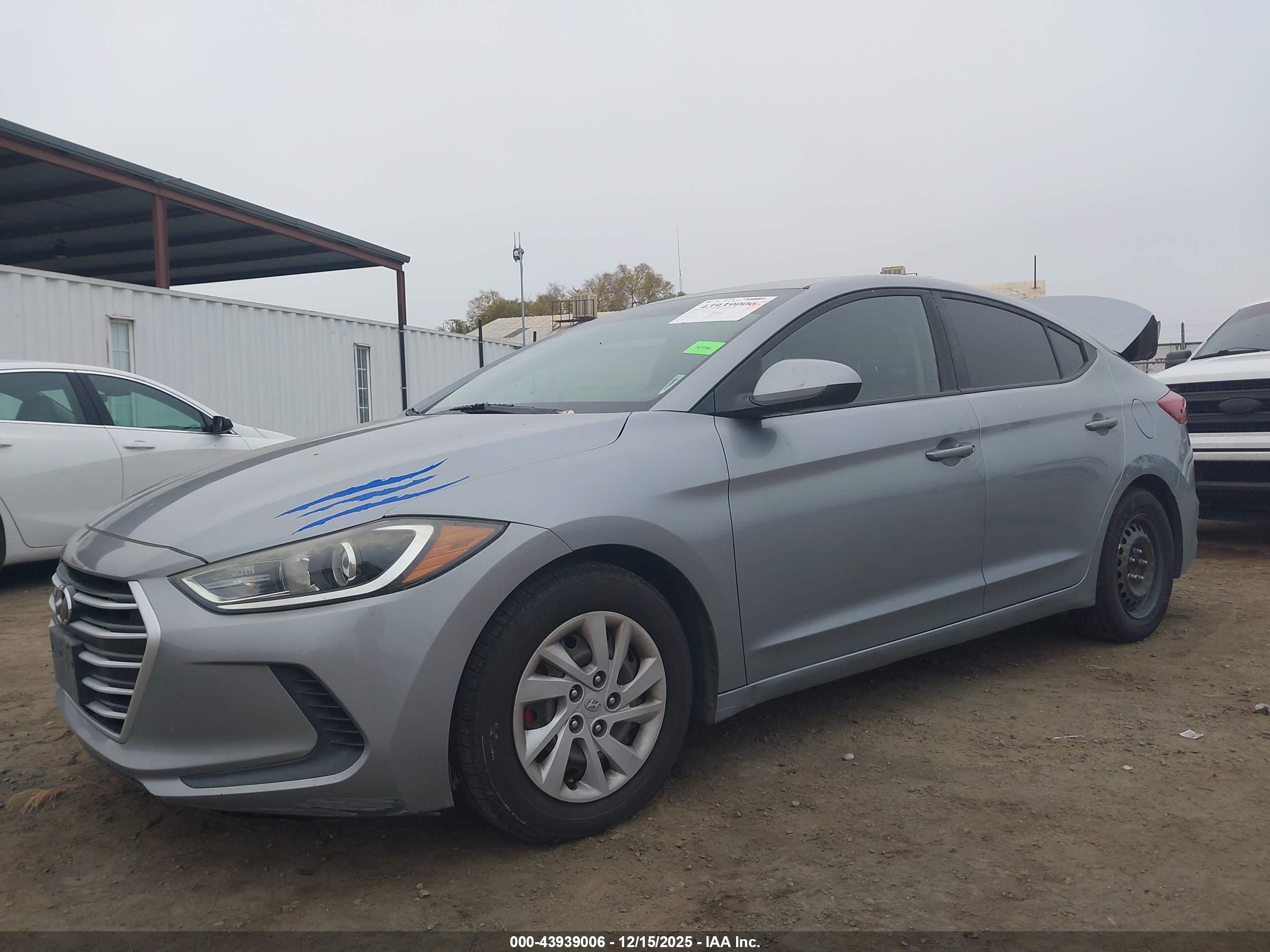 HYUNDAI ELANTRA image 2