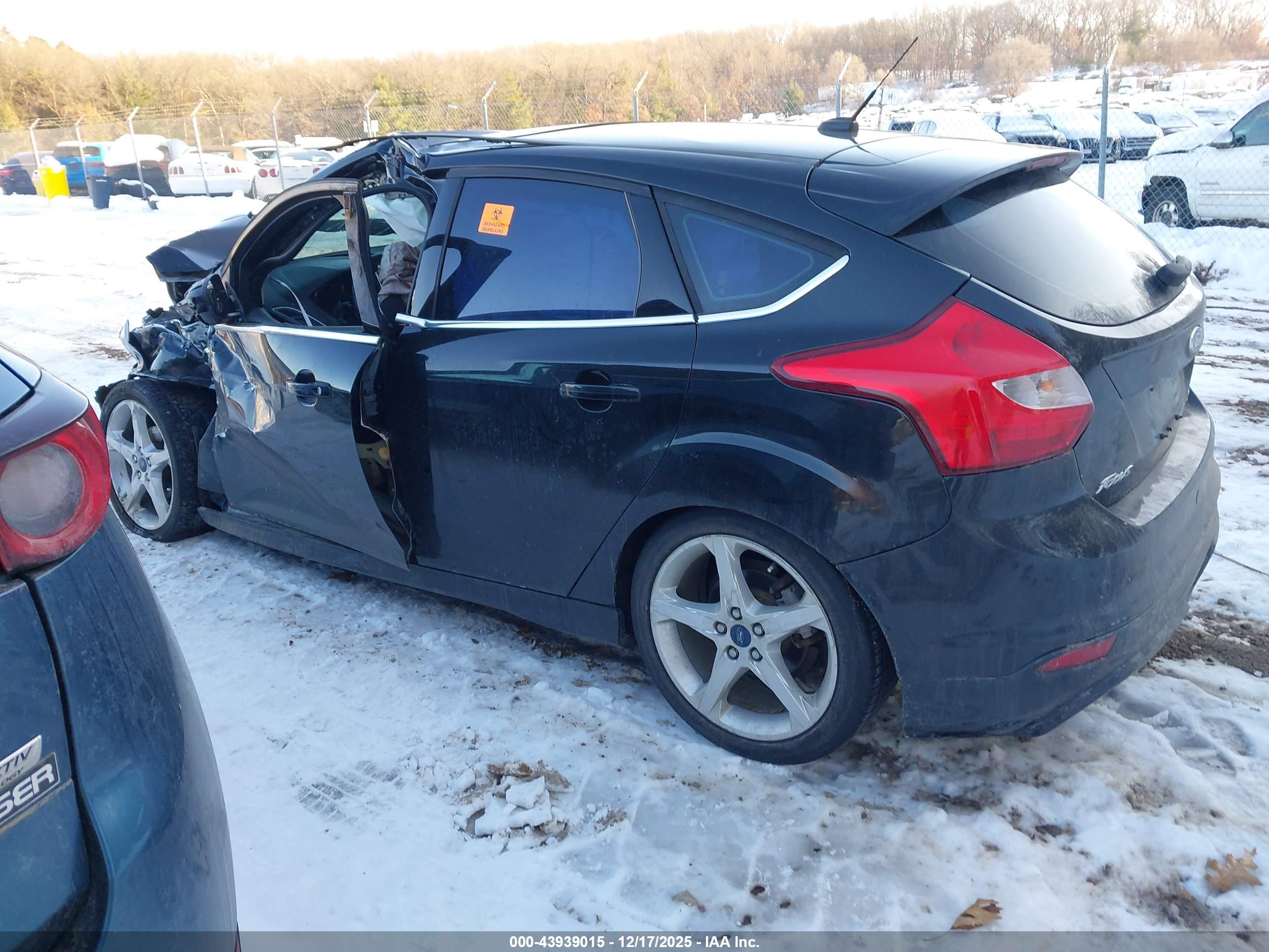FORD FOCUS image 3