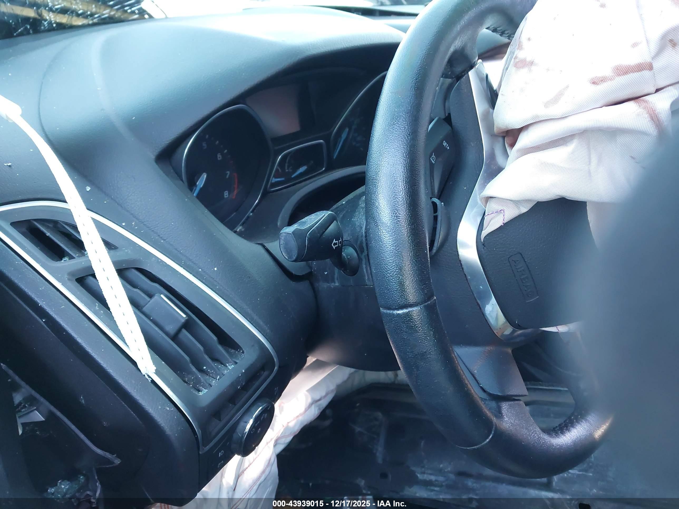 FORD FOCUS image 7