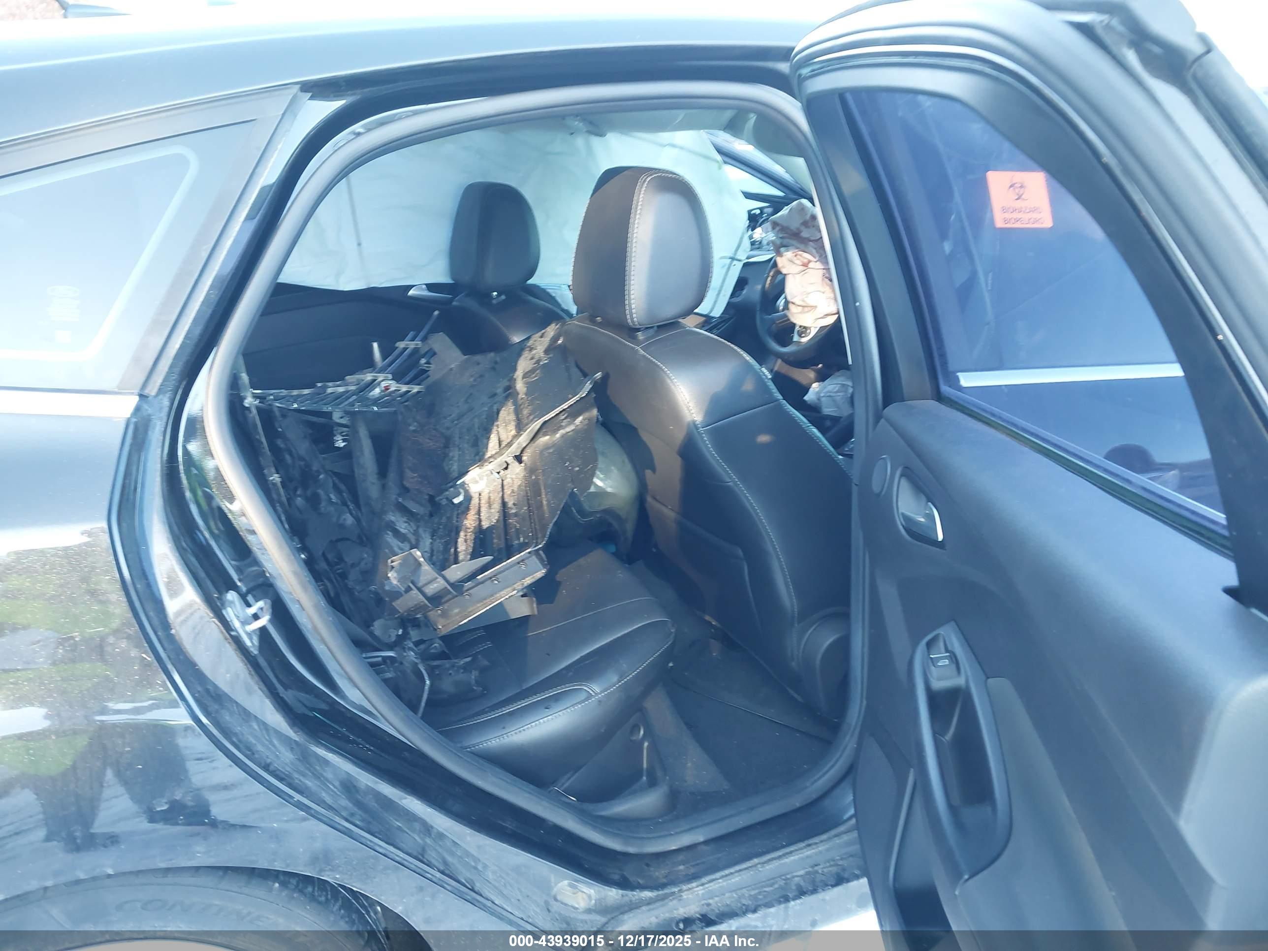 FORD FOCUS image 8
