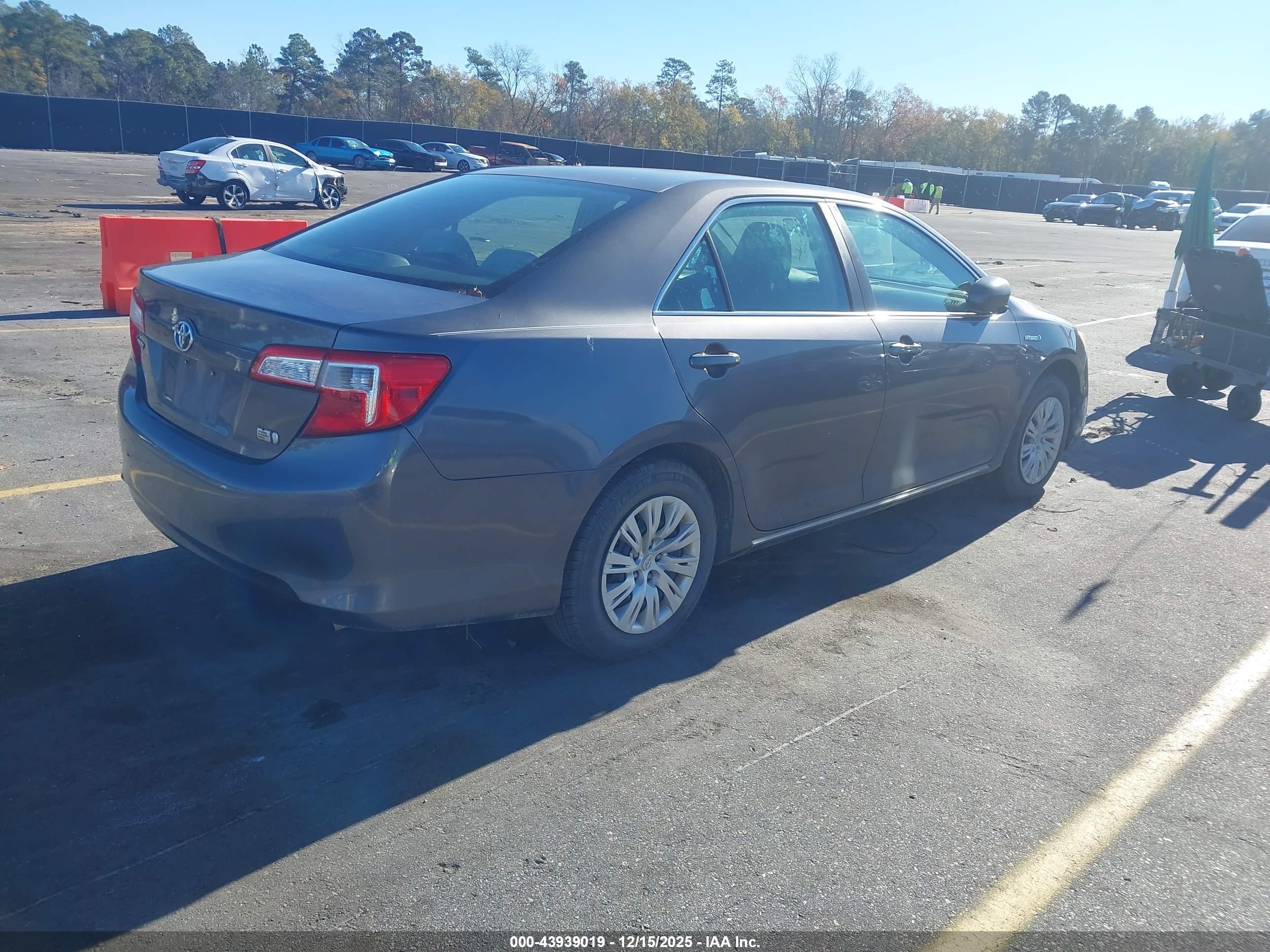 TOYOTA CAMRY image 4