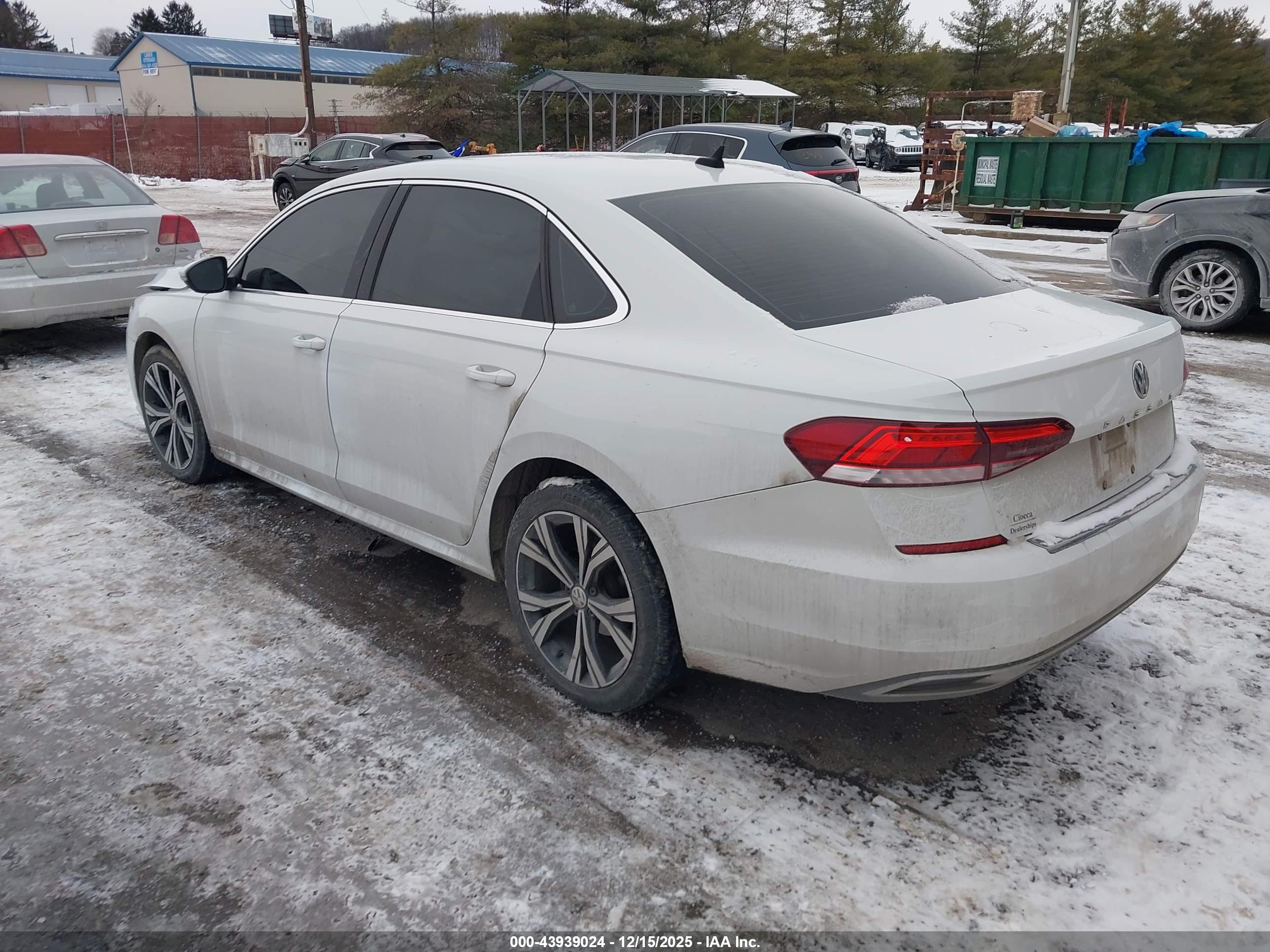 VOLKSWAGEN PASSAT image 3