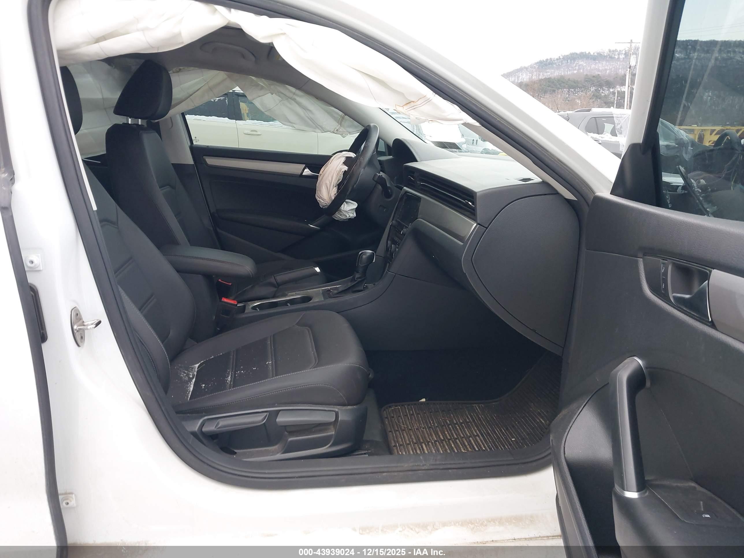 VOLKSWAGEN PASSAT image 5