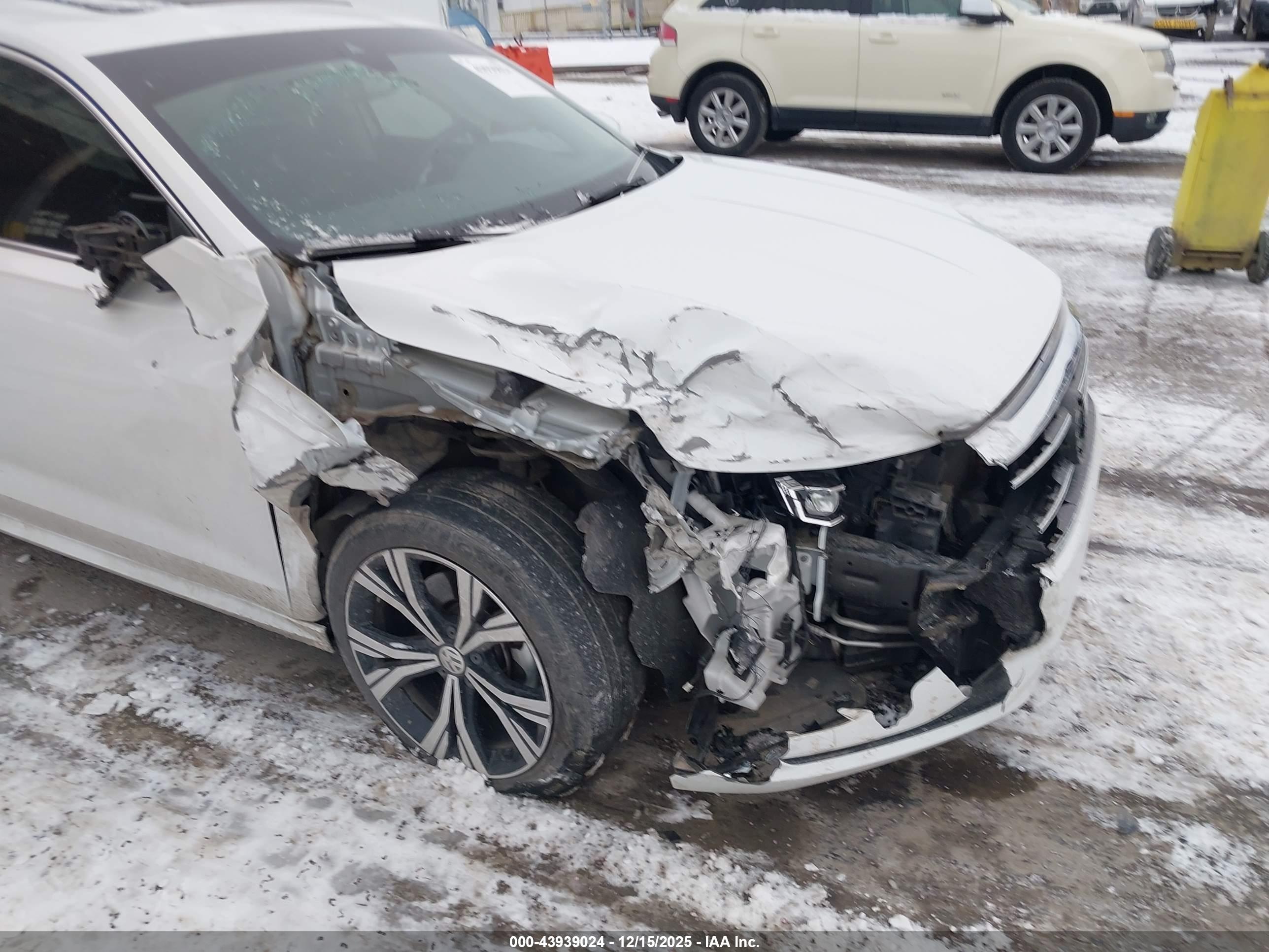 VOLKSWAGEN PASSAT image 6
