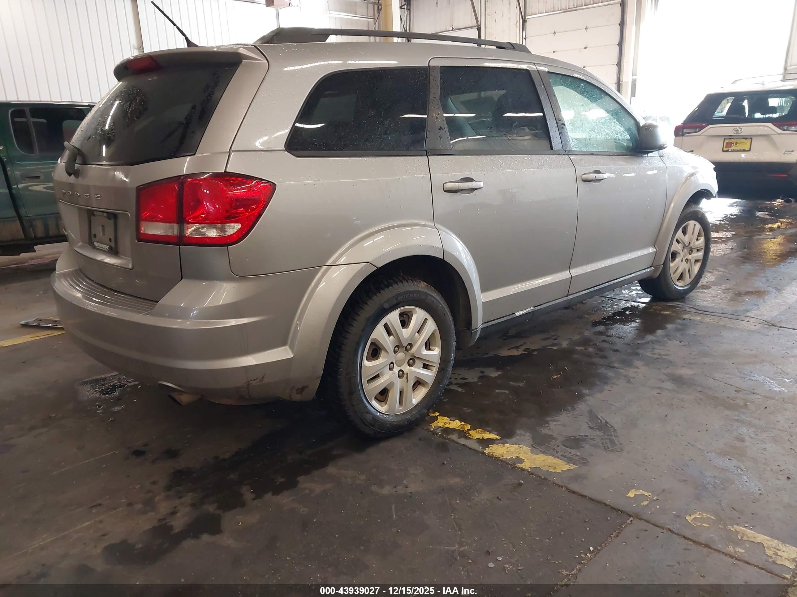 DODGE JOURNEY image 4