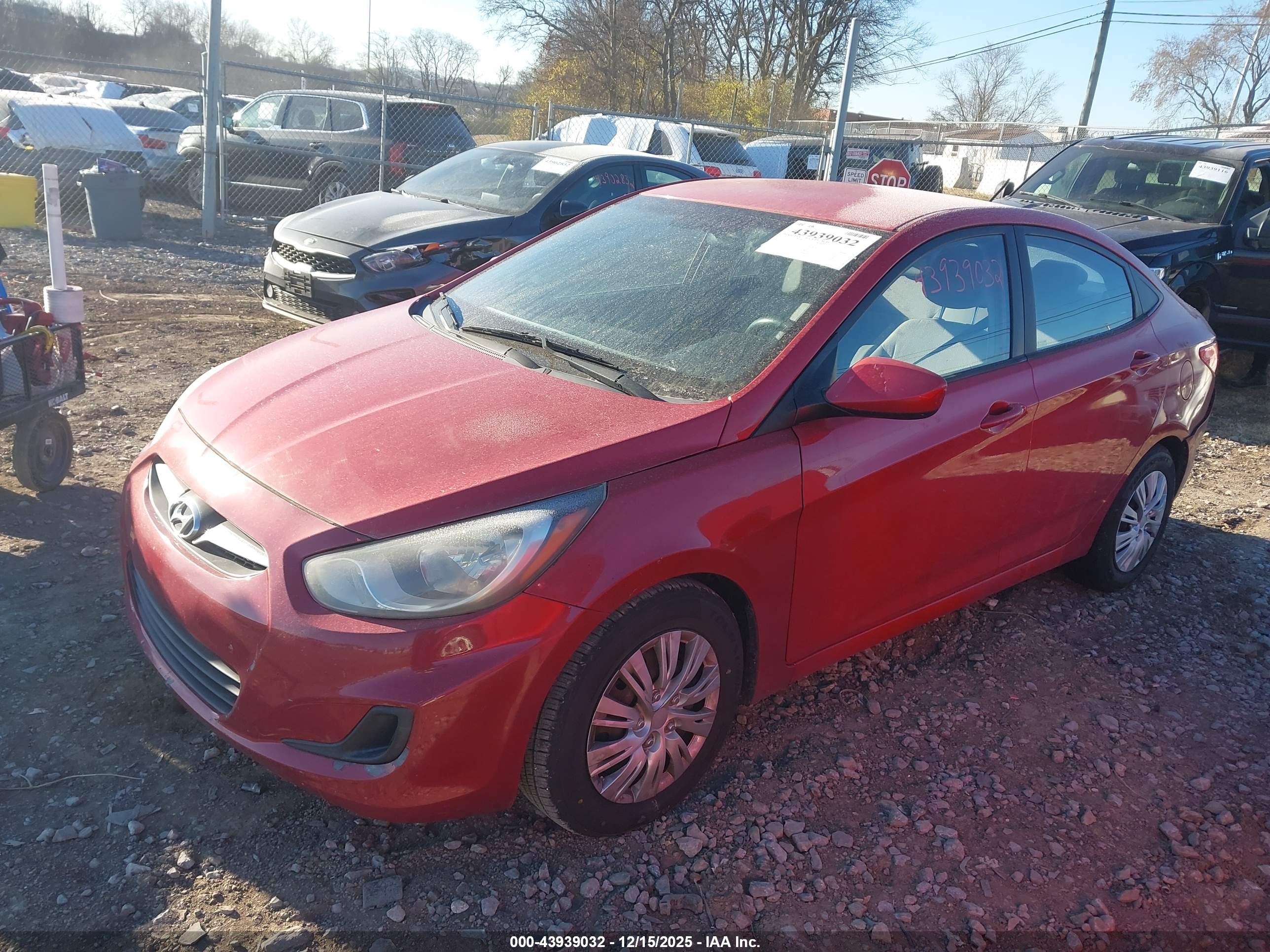 HYUNDAI ACCENT image 2