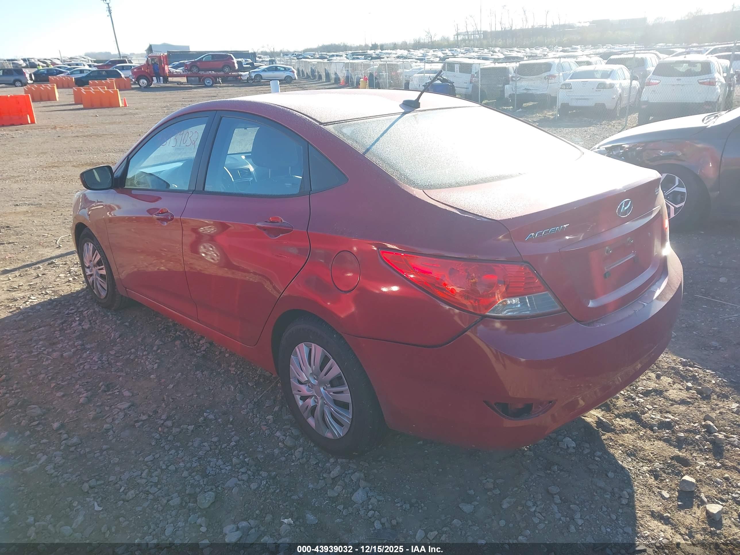 HYUNDAI ACCENT image 3