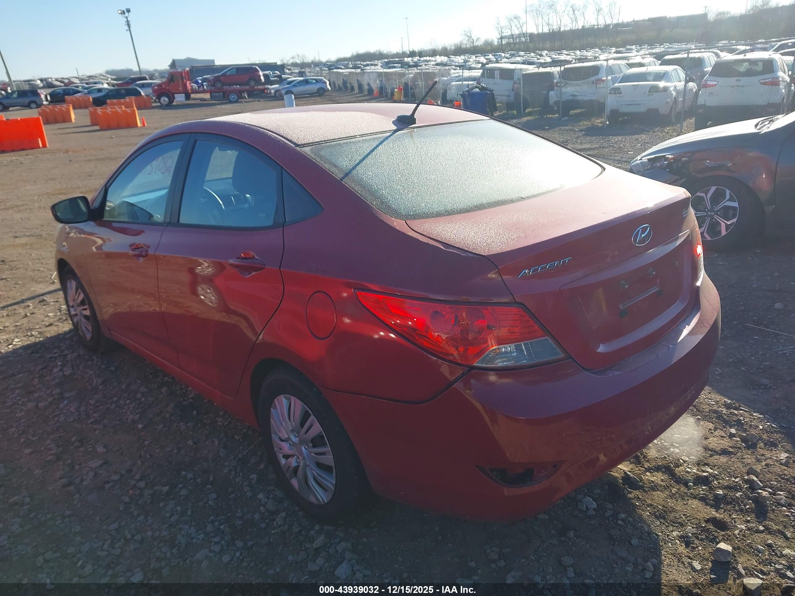 HYUNDAI ACCENT image 6