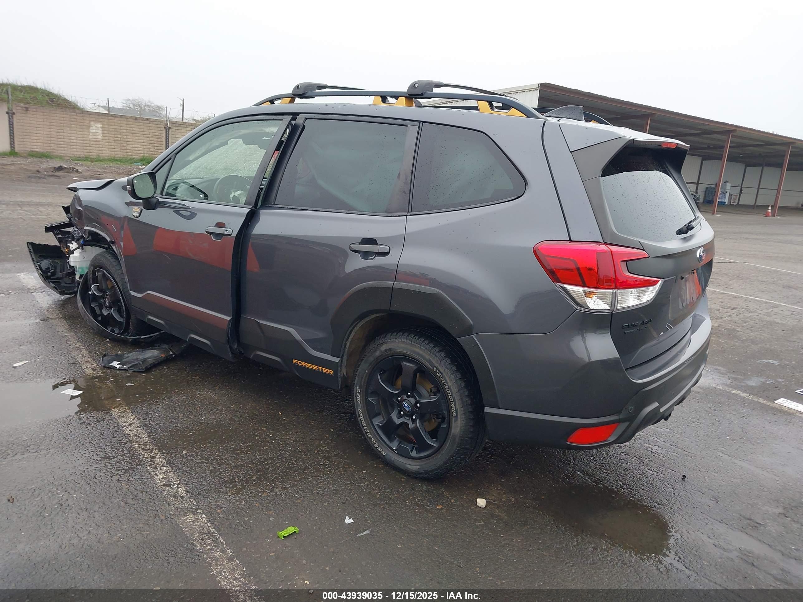 SUBARU FORESTER image 3