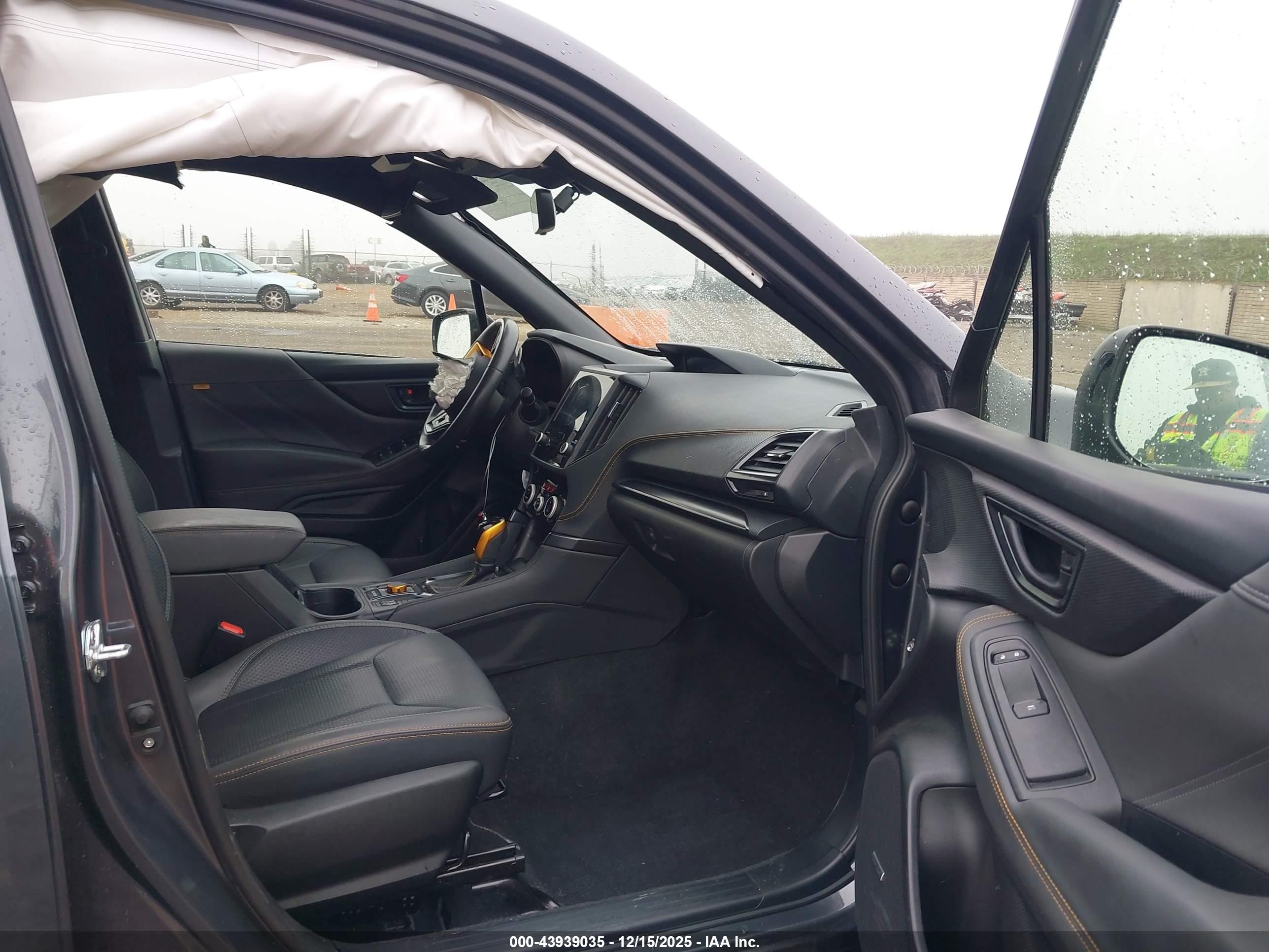 SUBARU FORESTER image 5