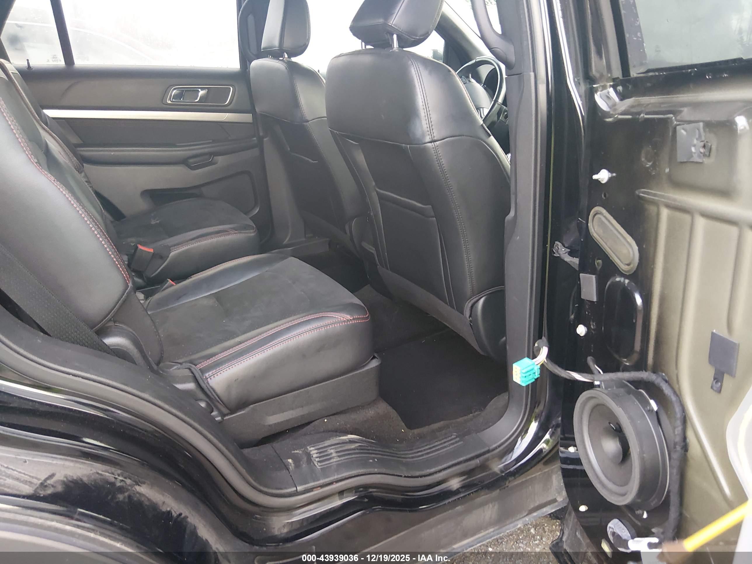FORD EXPLORER image 5