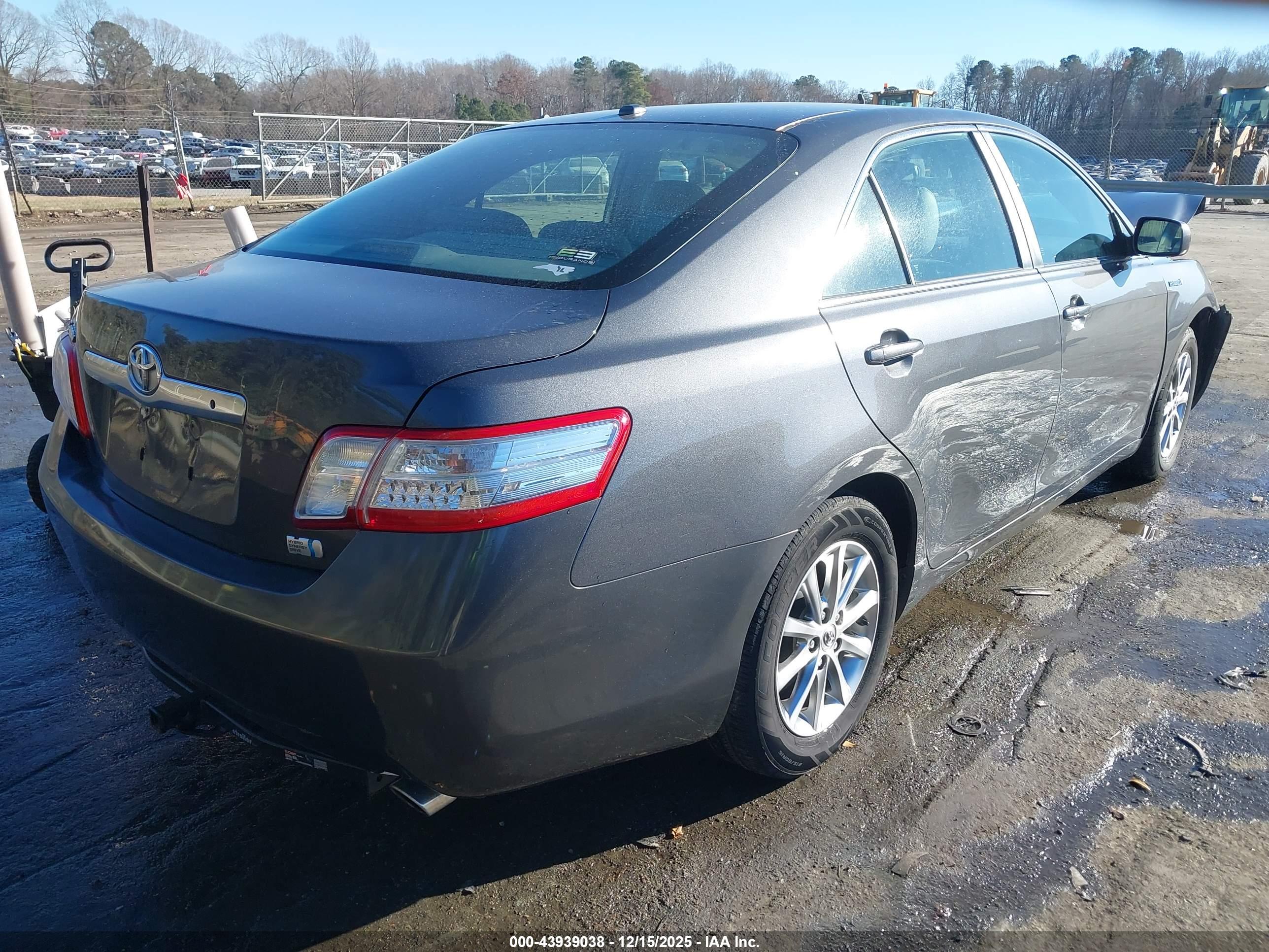 TOYOTA CAMRY image 4
