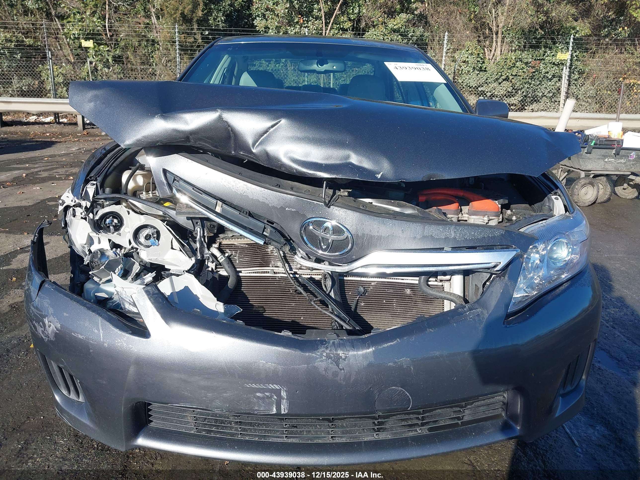 TOYOTA CAMRY image 6