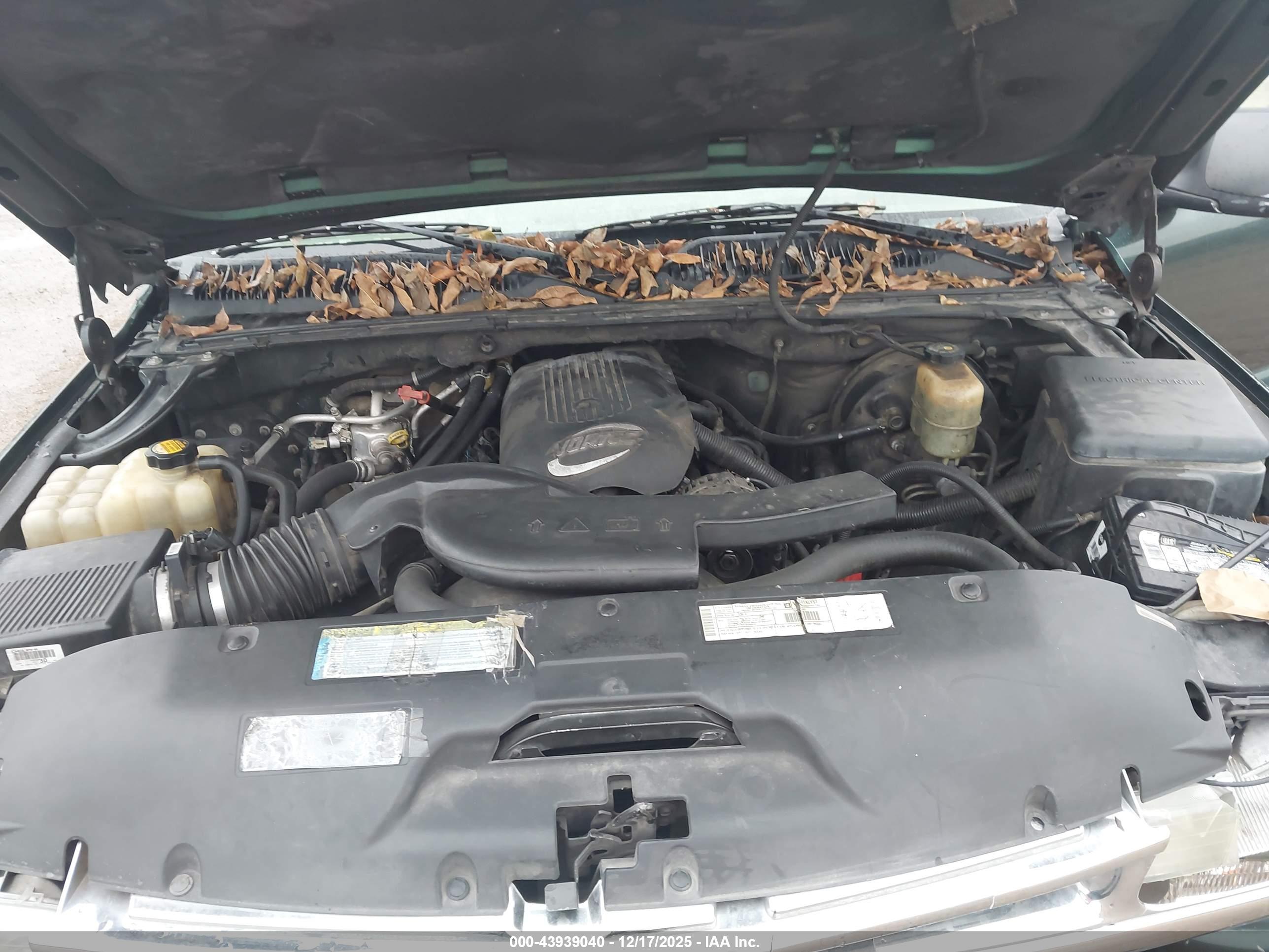 CHEVROLET SUBURBAN image 10