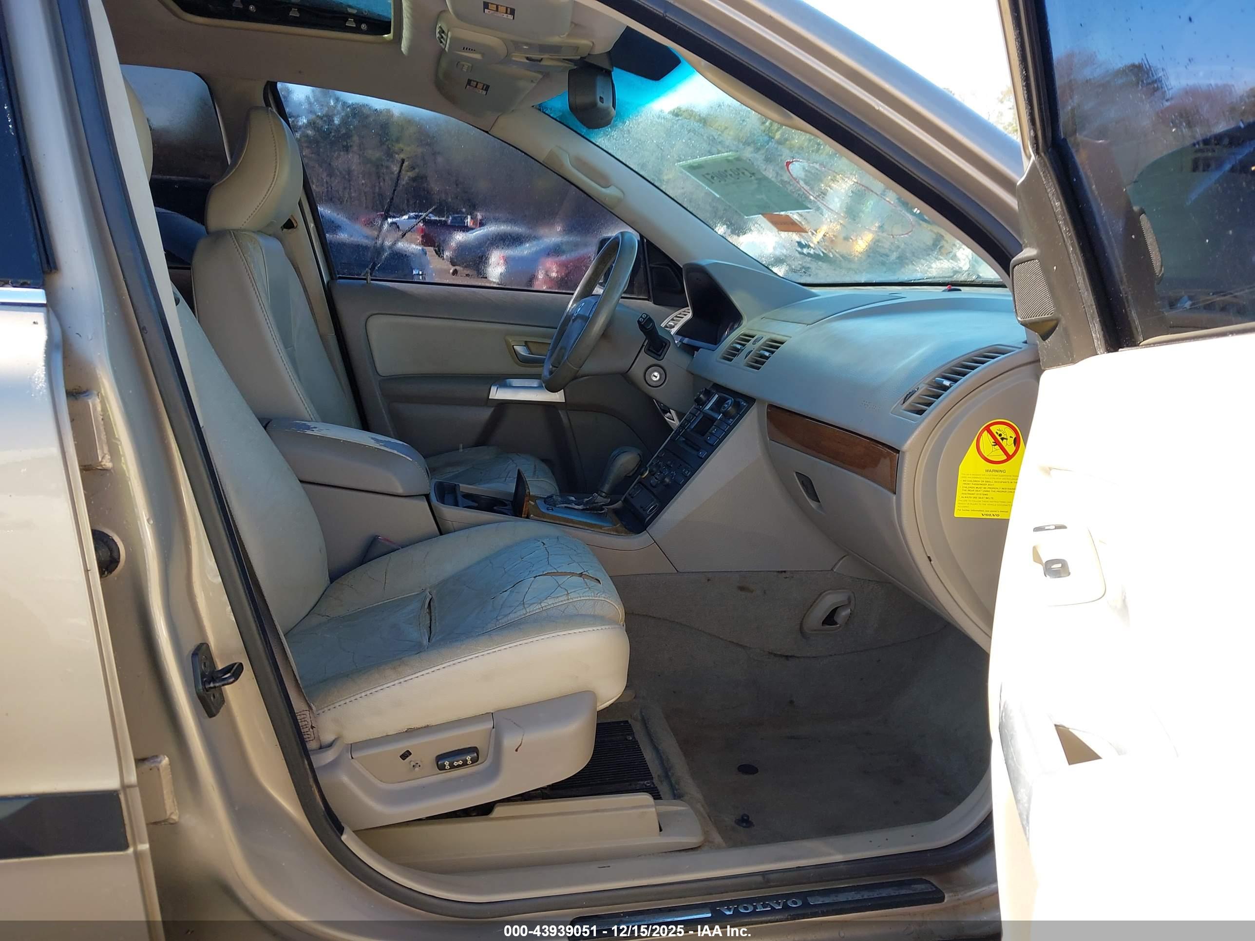 VOLVO XC90 image 5