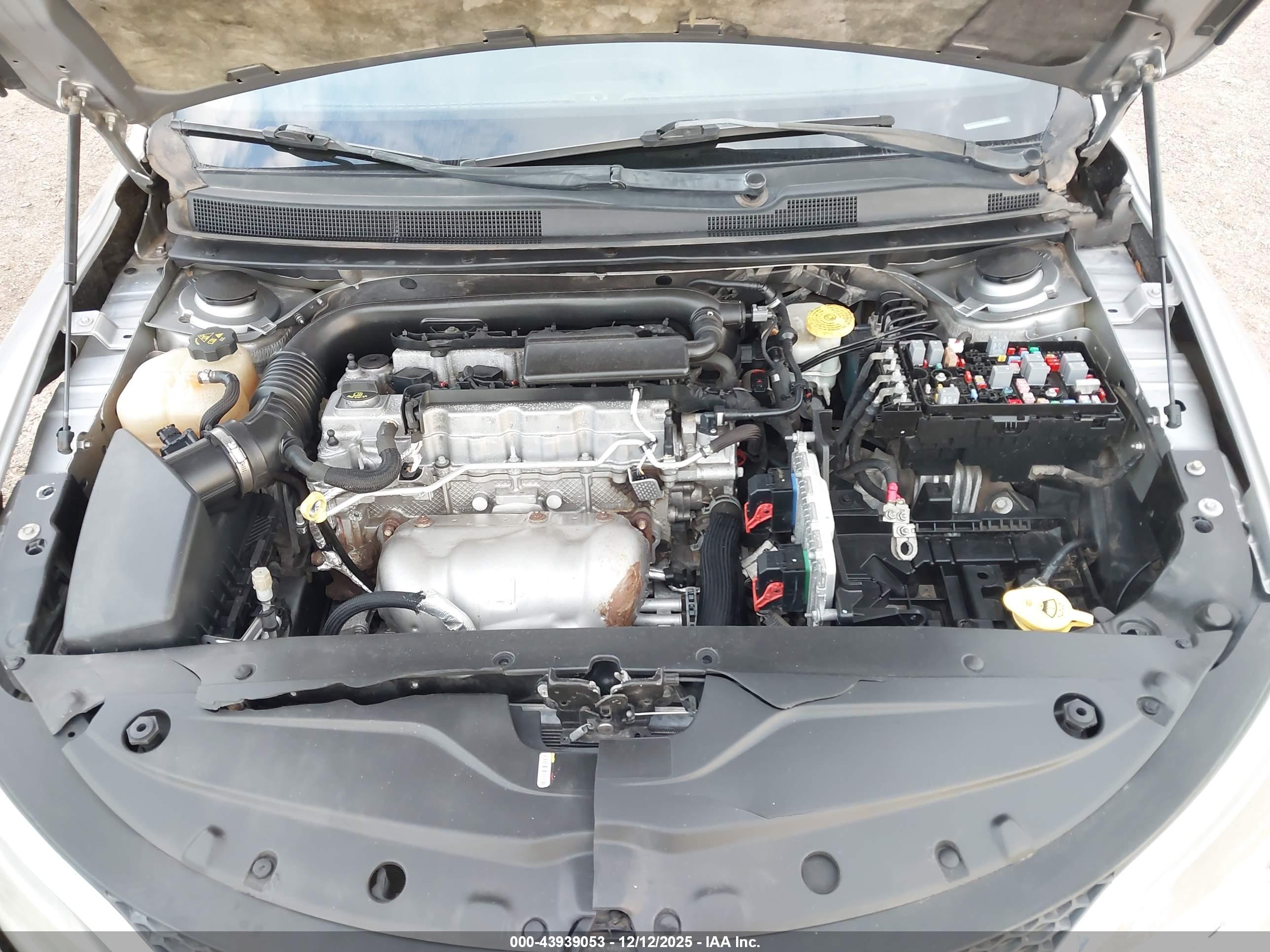 CHRYSLER 200 image 10