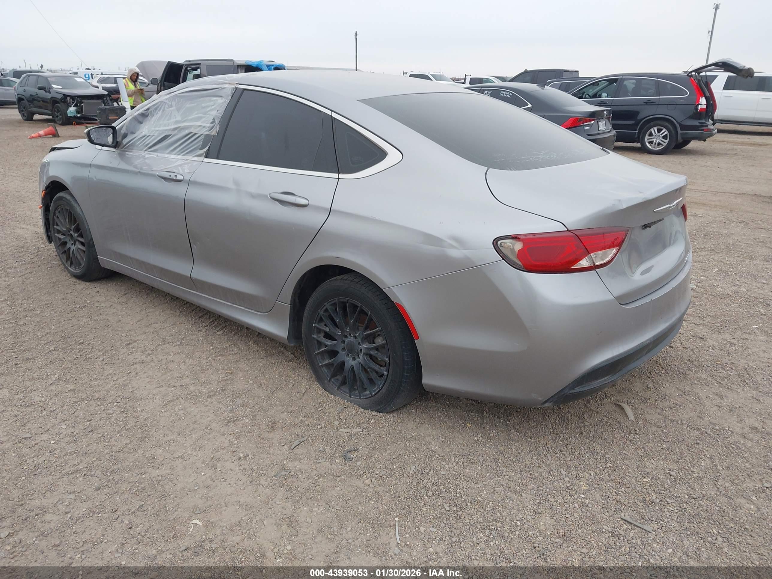 CHRYSLER 200 image 3
